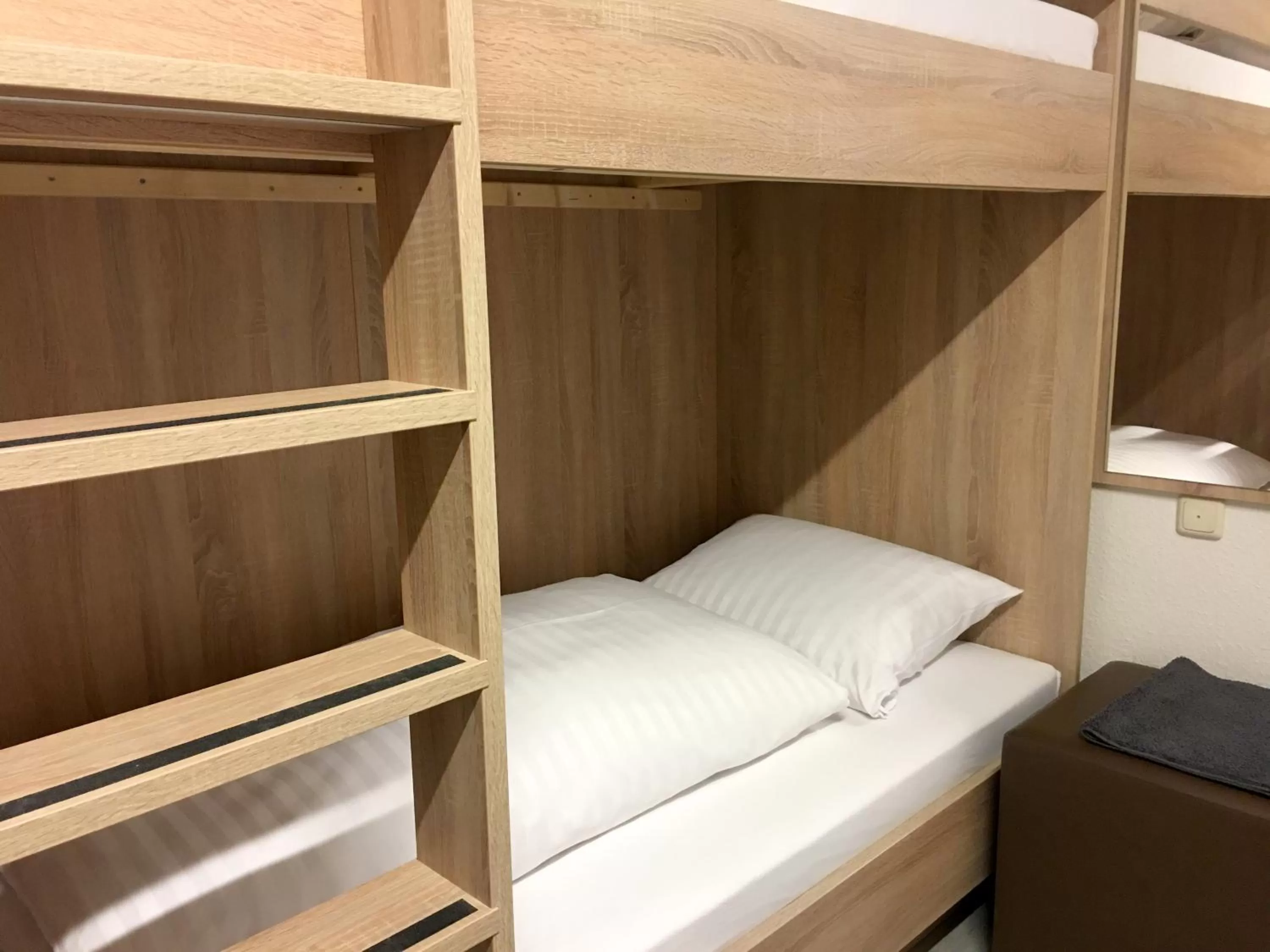 Bunk Bed in Hana Aparthotel