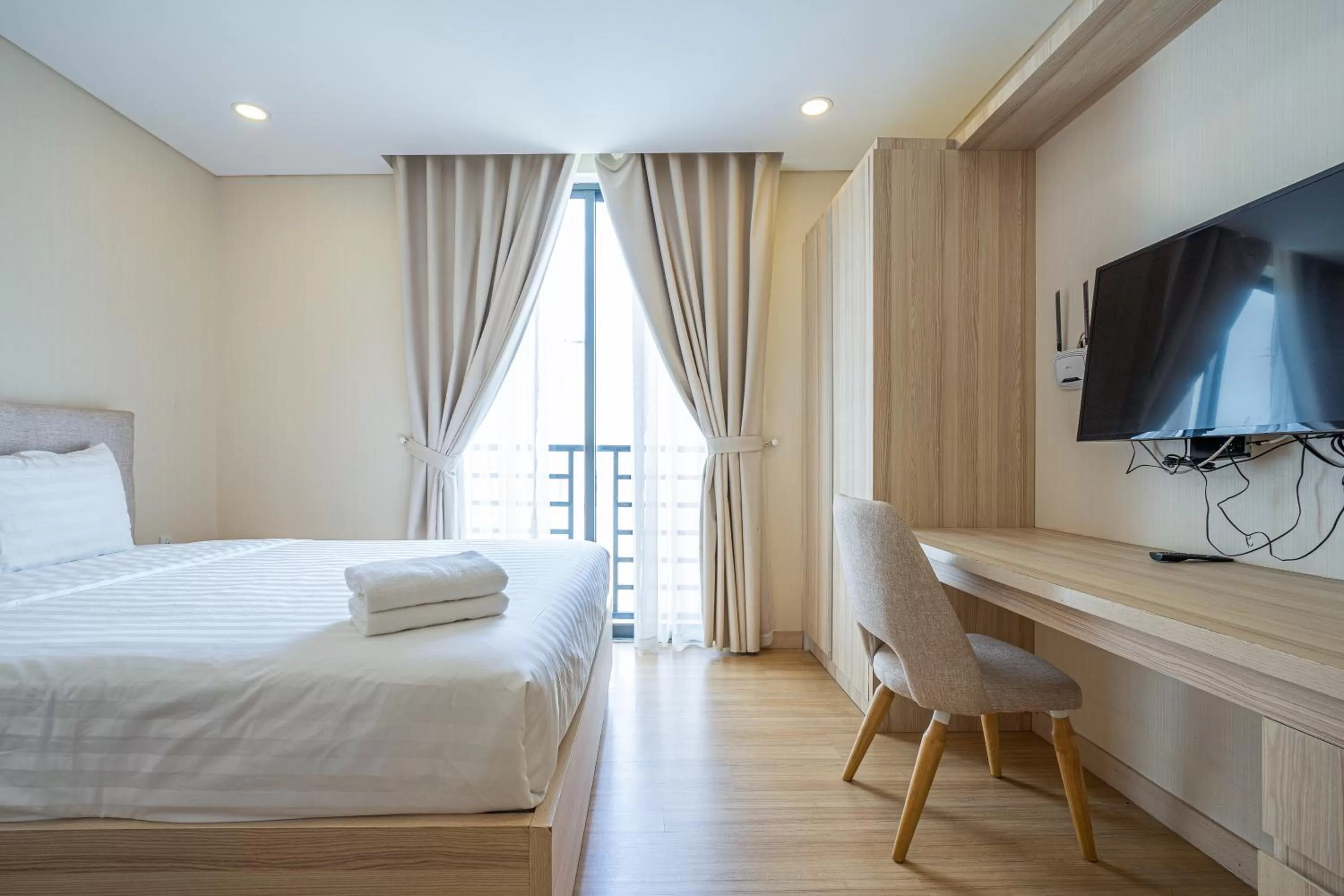 Photo of the whole room, Bed in Luxy Park Hotel & Apartments - Notre Dame