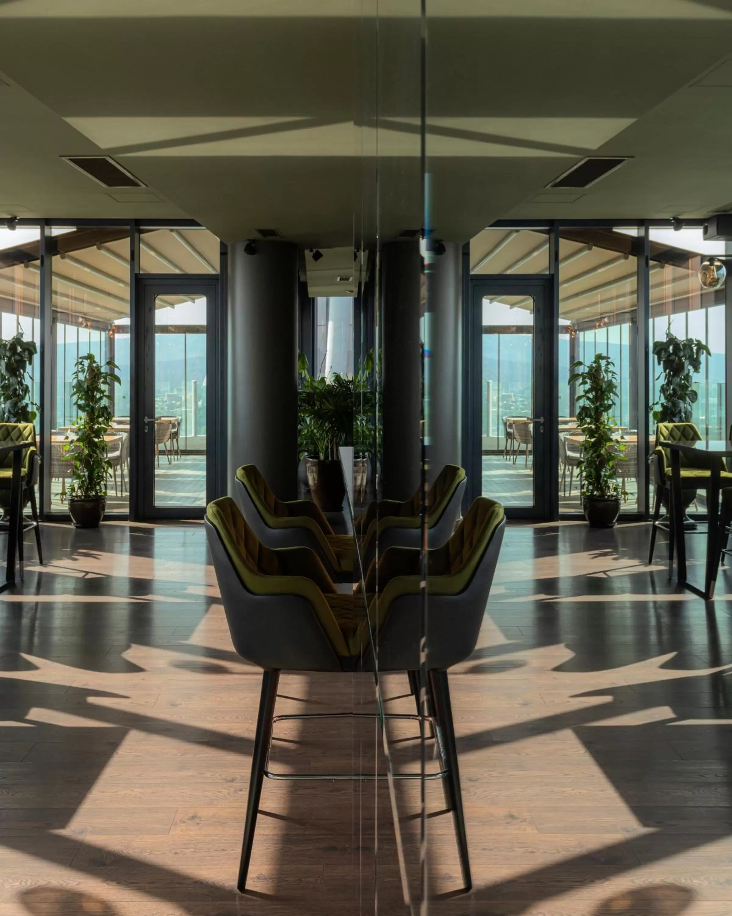 Restaurant/places to eat in Meta Business Hotel By King David