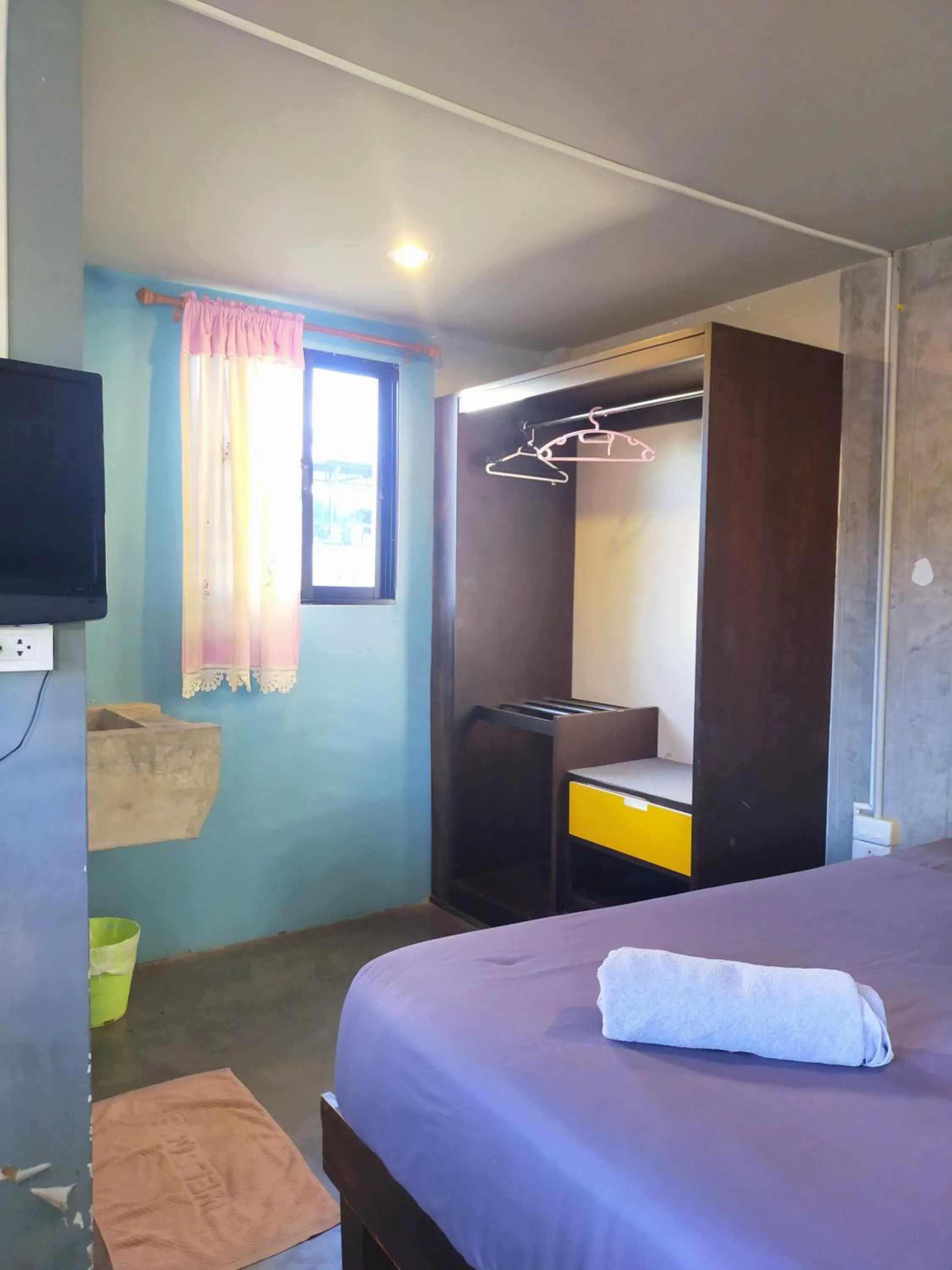 wardrobe, Bed in 9 Hostel