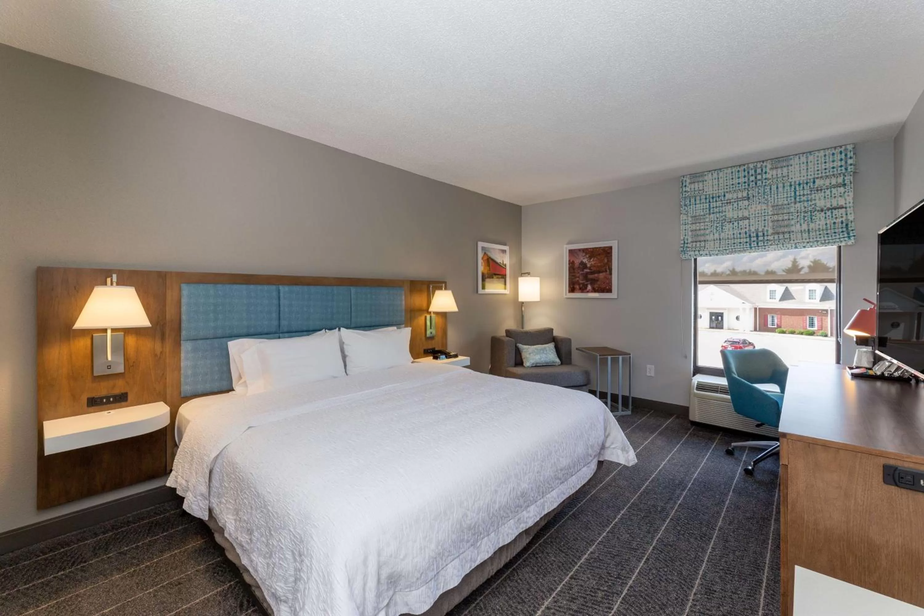 Bedroom, Bed in Hampton Inn Christiansburg/Blacksburg