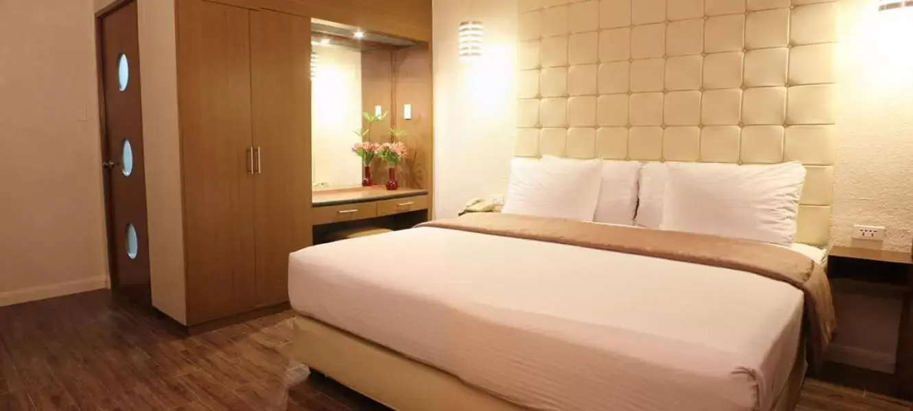 King Room in Rothman Hotel King Room in Rothman Hotel