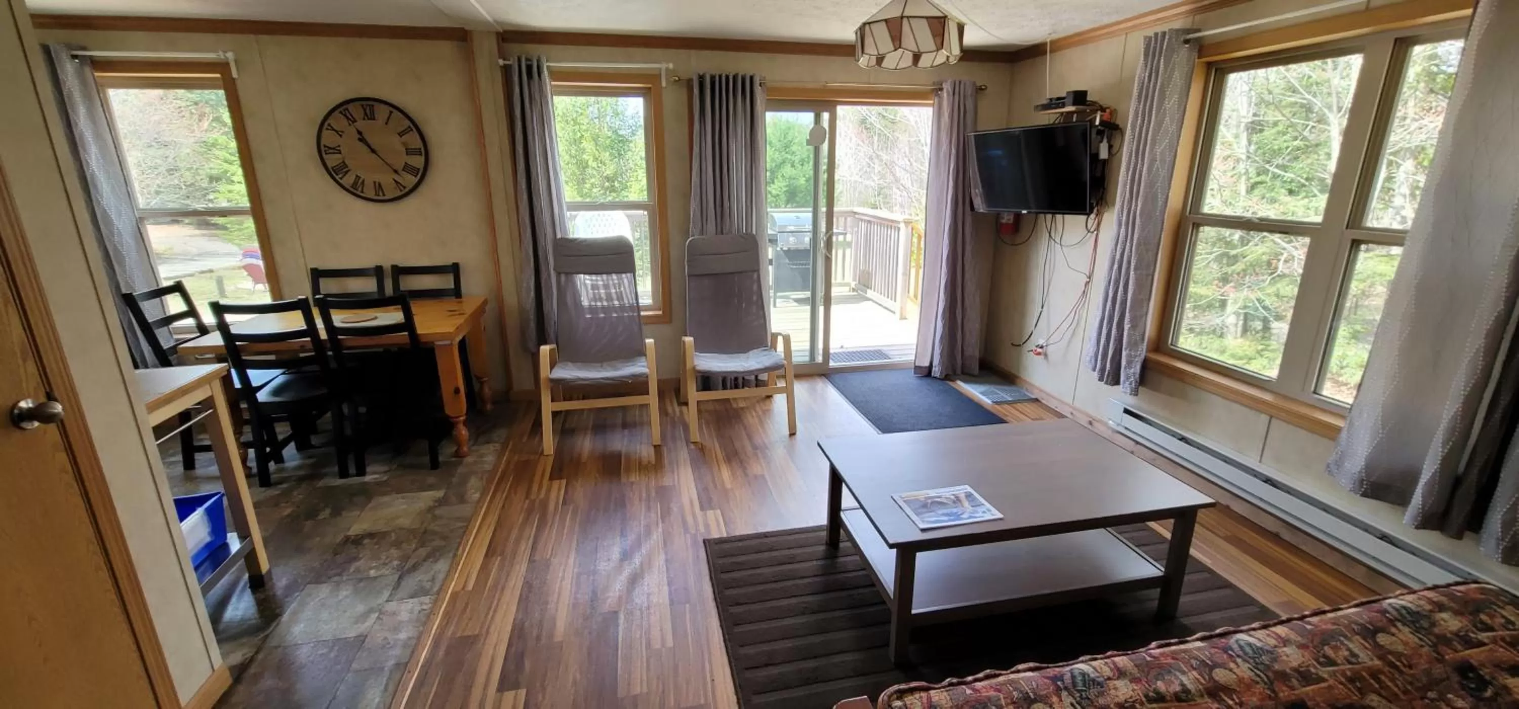 Shower in Parkway Cottage Resort and Trading Post