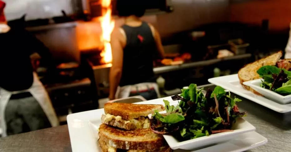 Restaurant/places to eat in Alcazar Palm Springs