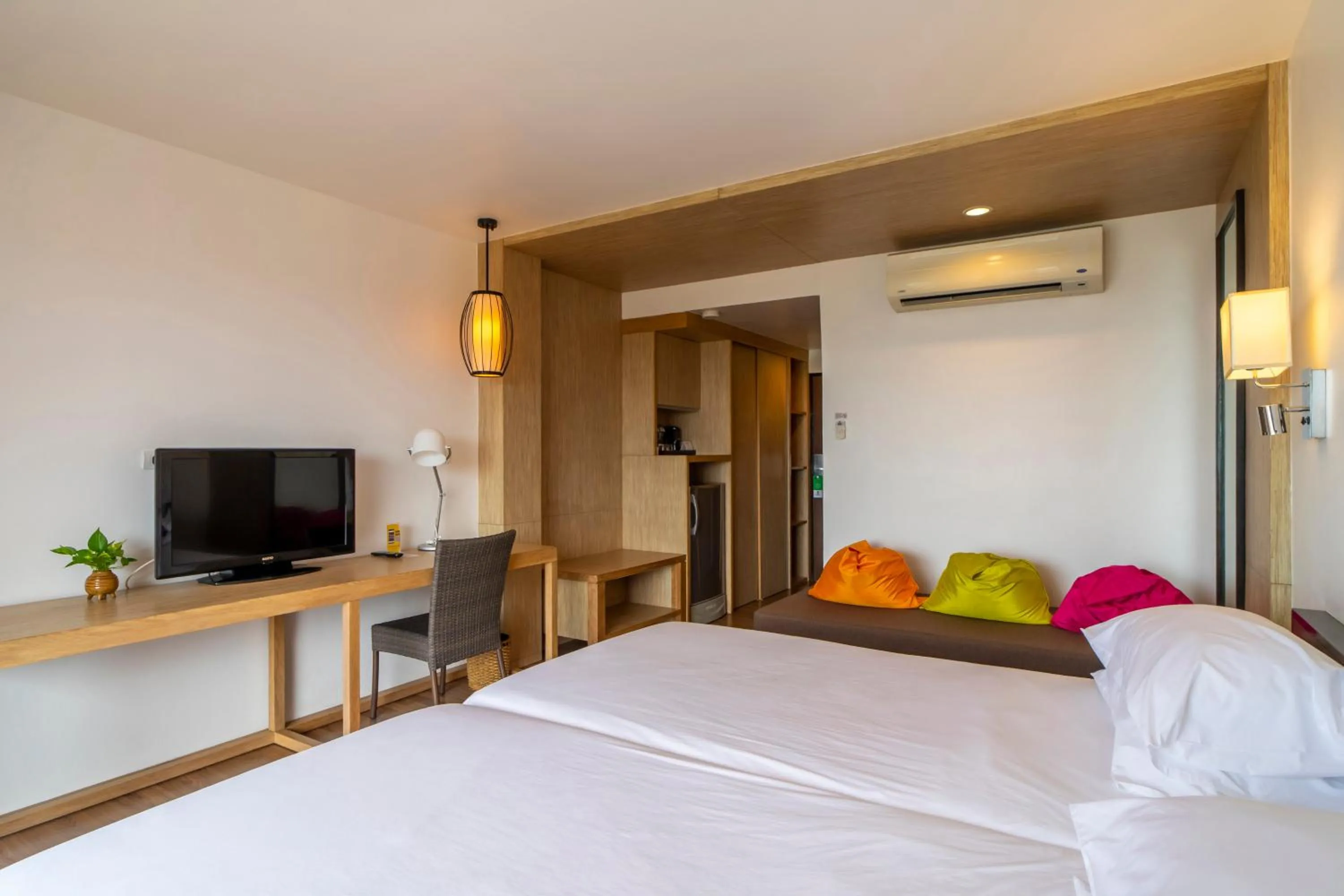 Bed in Best Western Phuket Ocean Resort