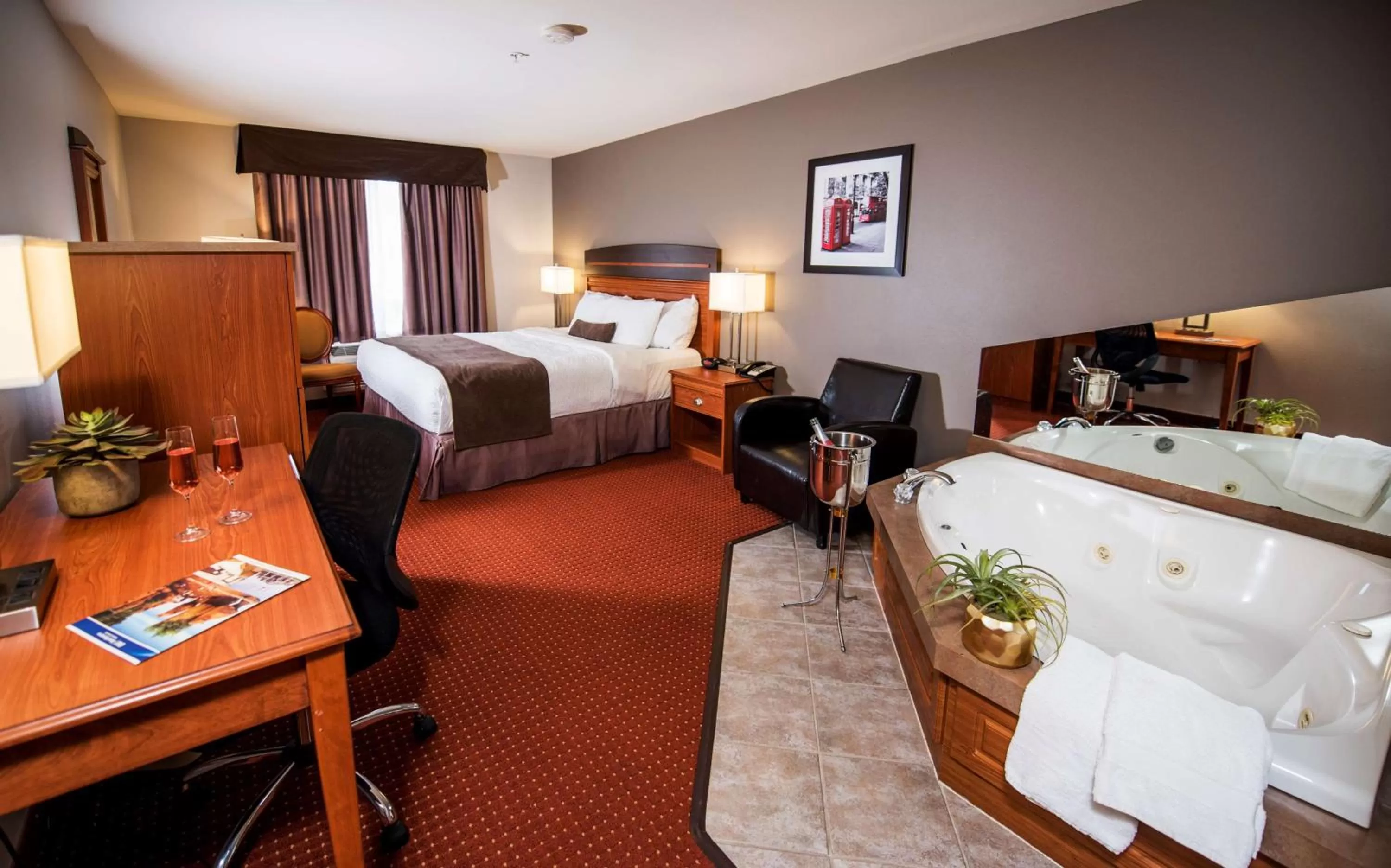 Photo of the whole room, Bed in Best Western Plus Moncton