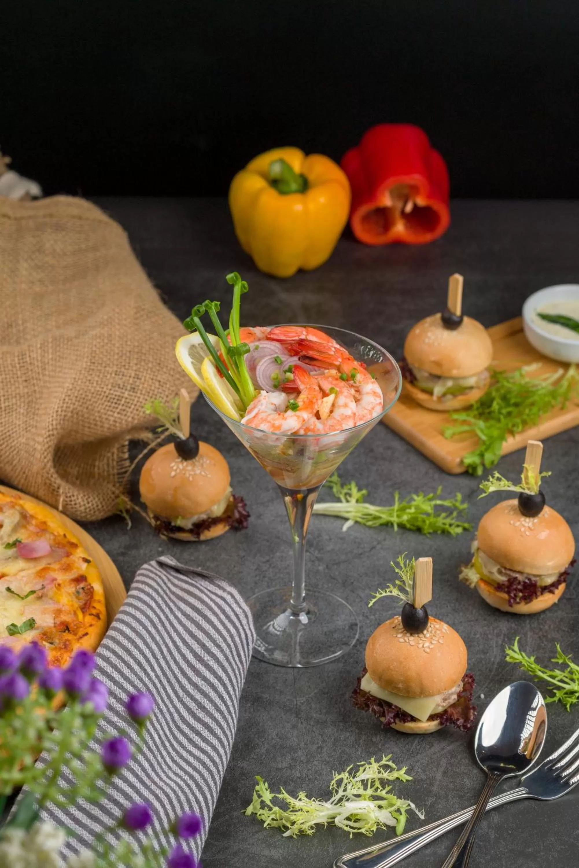 Restaurant/places to eat in Duong Chan Hotel