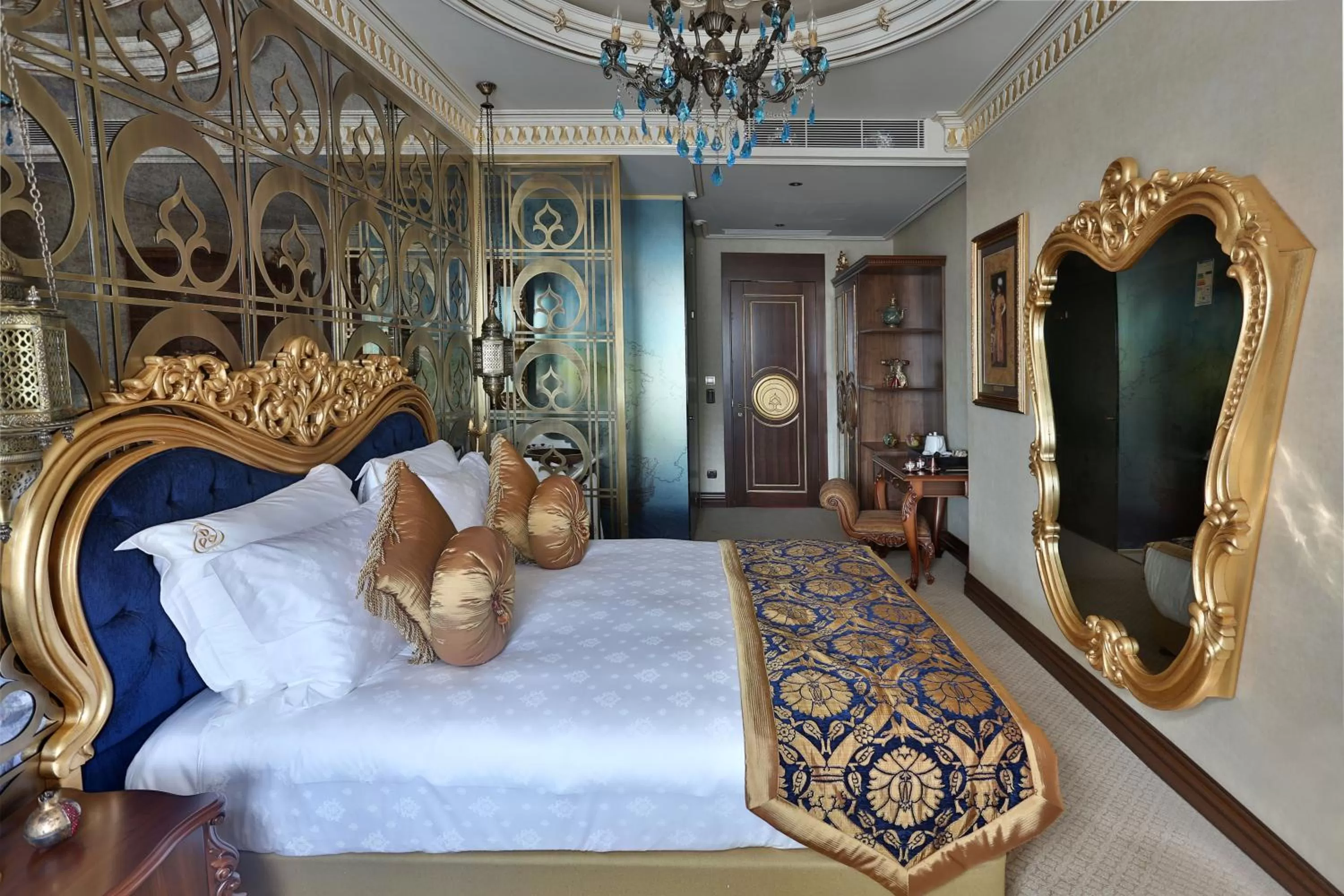 Bed in Daru Sultan Hotels Galata