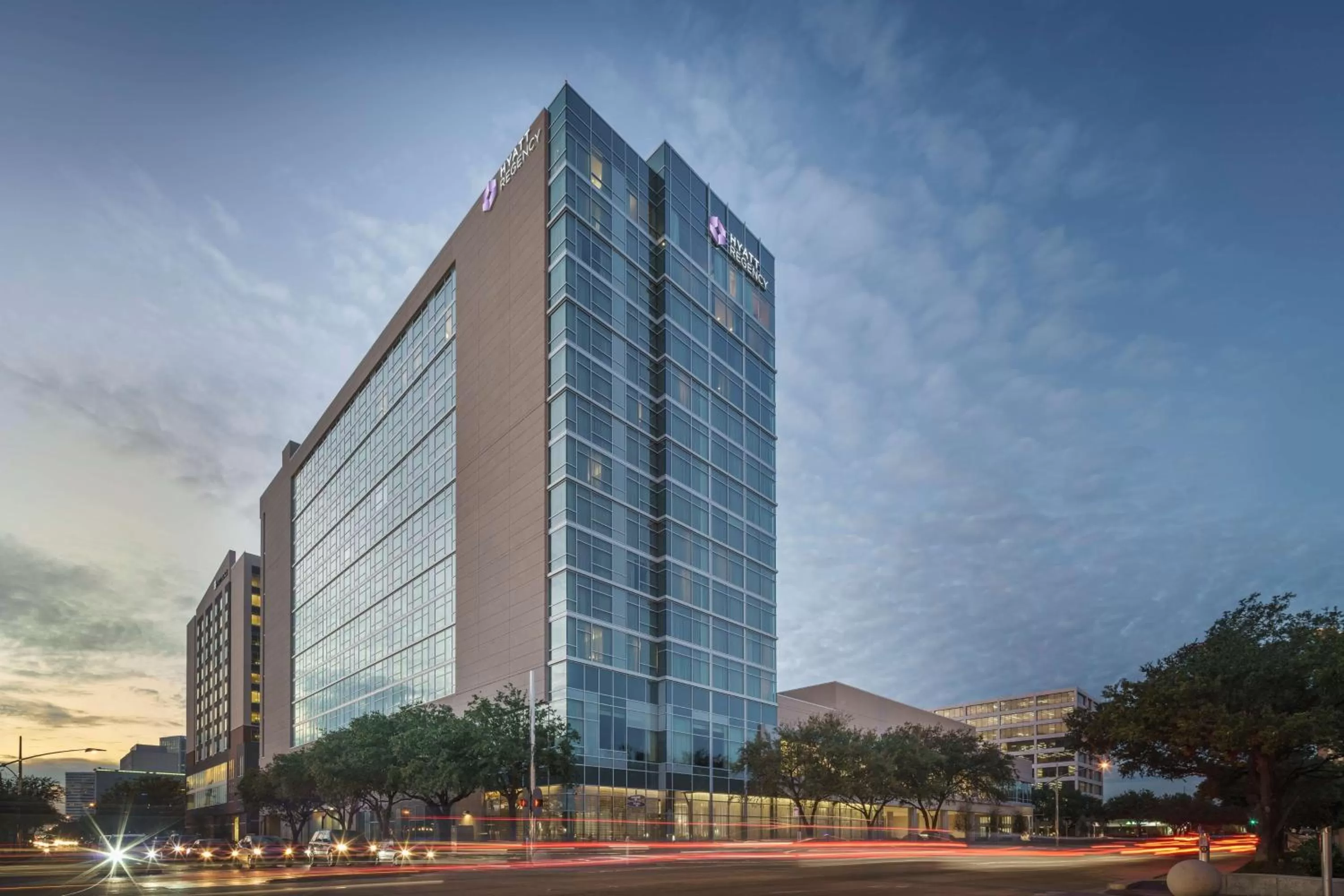 Property building in Hyatt Regency Houston Galleria