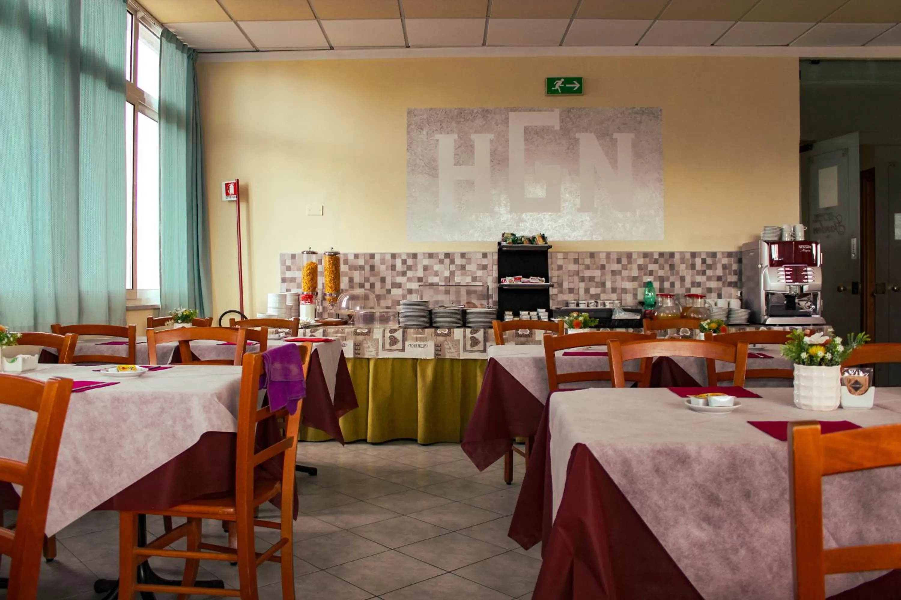 Restaurant/places to eat in Hotel Garden Napoli