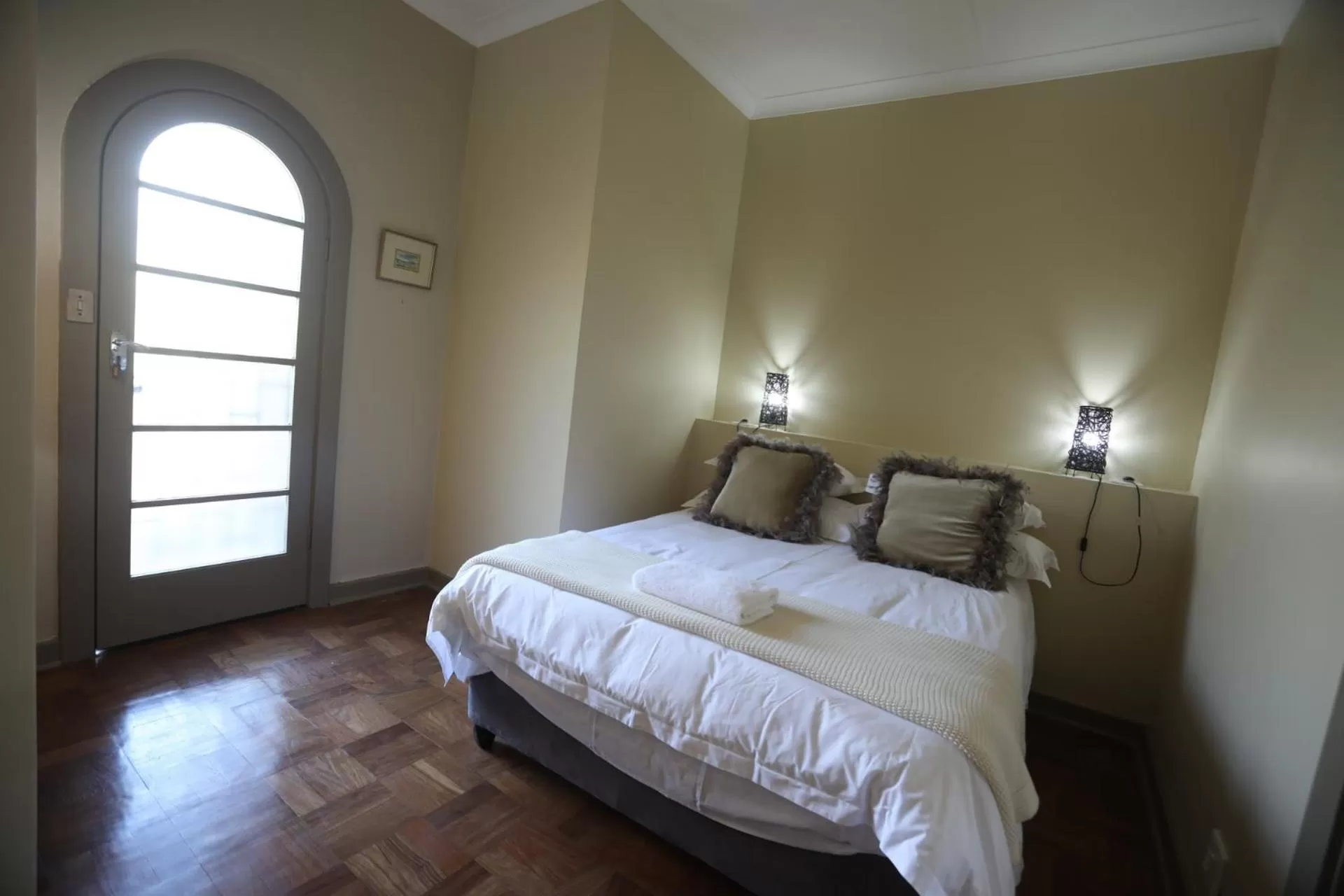 Bed in Ben's Bed and Breakfast