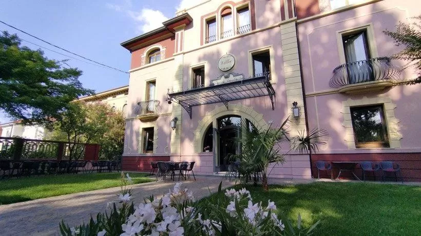 Property Building in Villa Regina Margherita