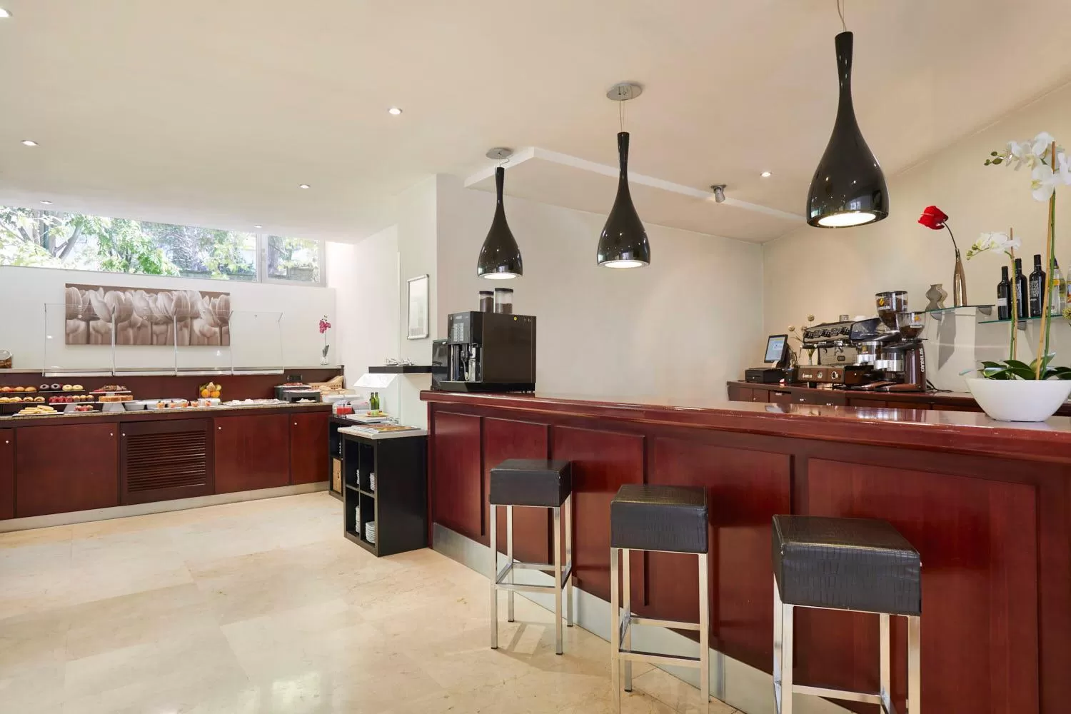 Restaurant/places to eat in Exe Plaza Delicias