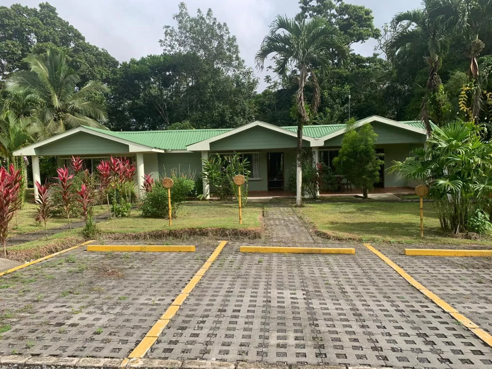 Facade/entrance in Confort Arenal