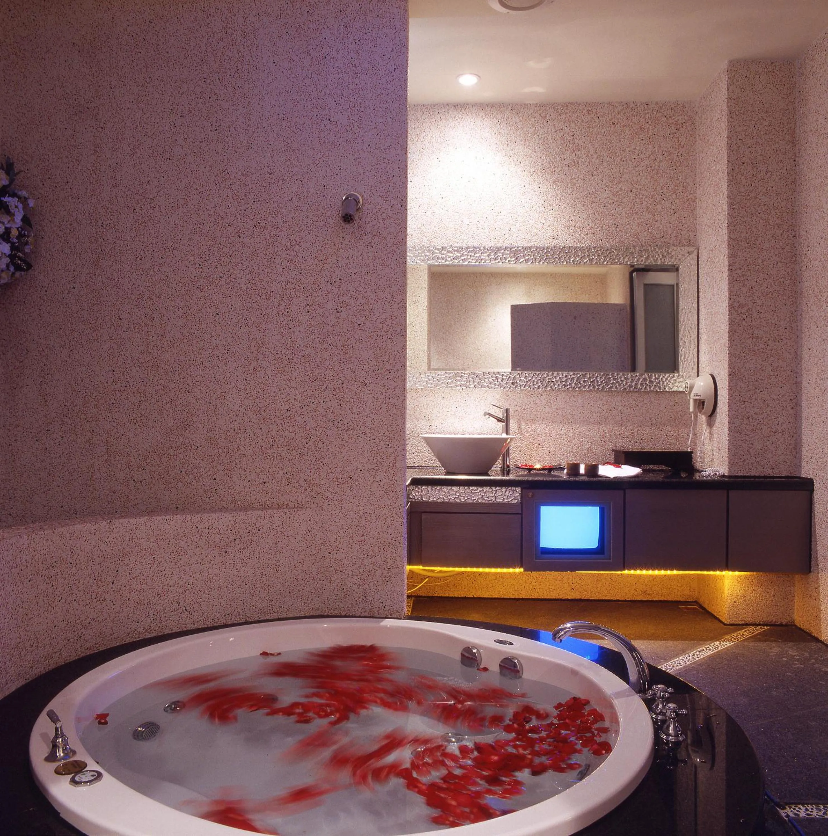 Bathroom in Dongfeng Motel