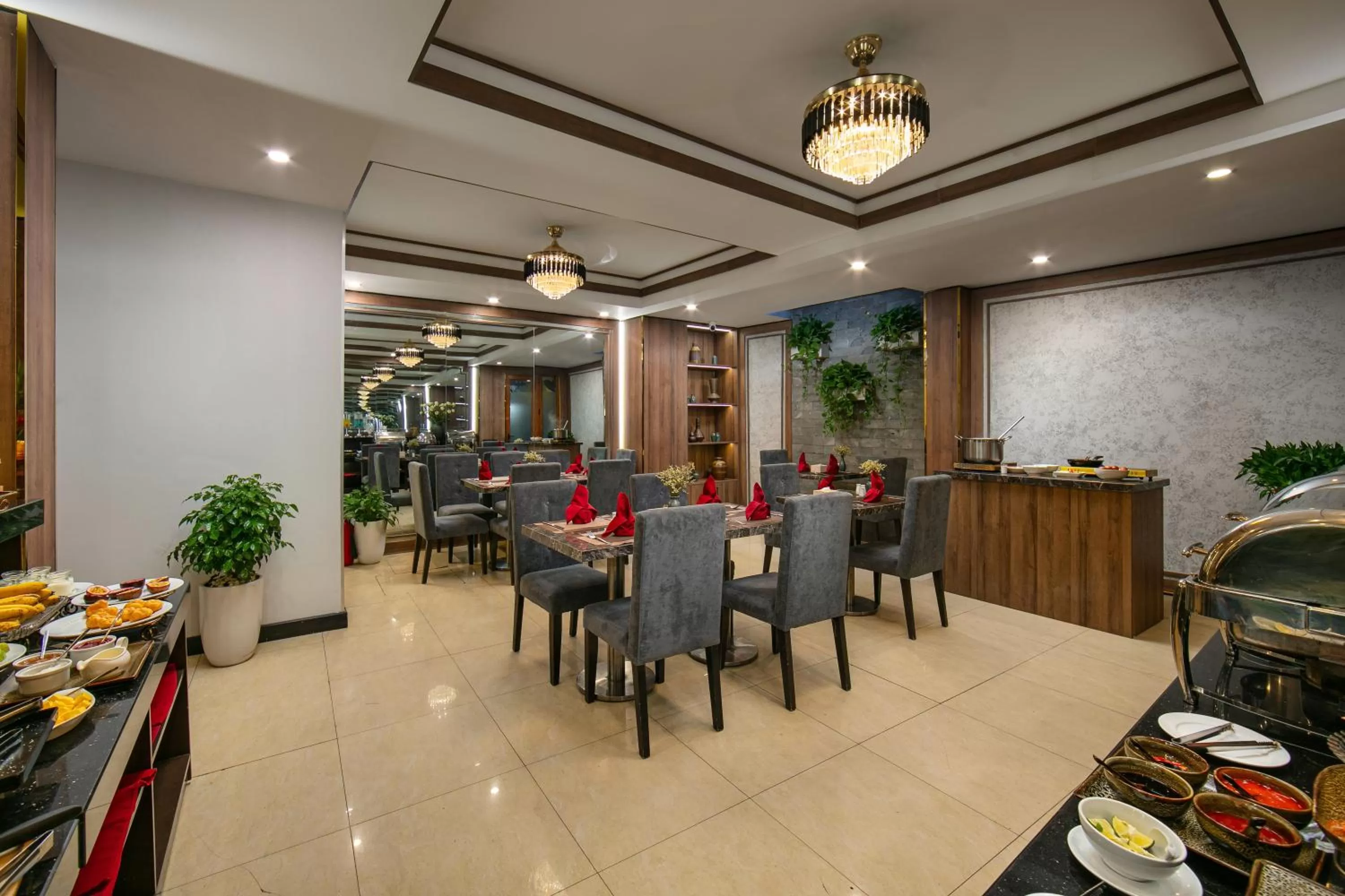 Restaurant/places to eat in Hanoi La Palm Premier Hotel & Spa