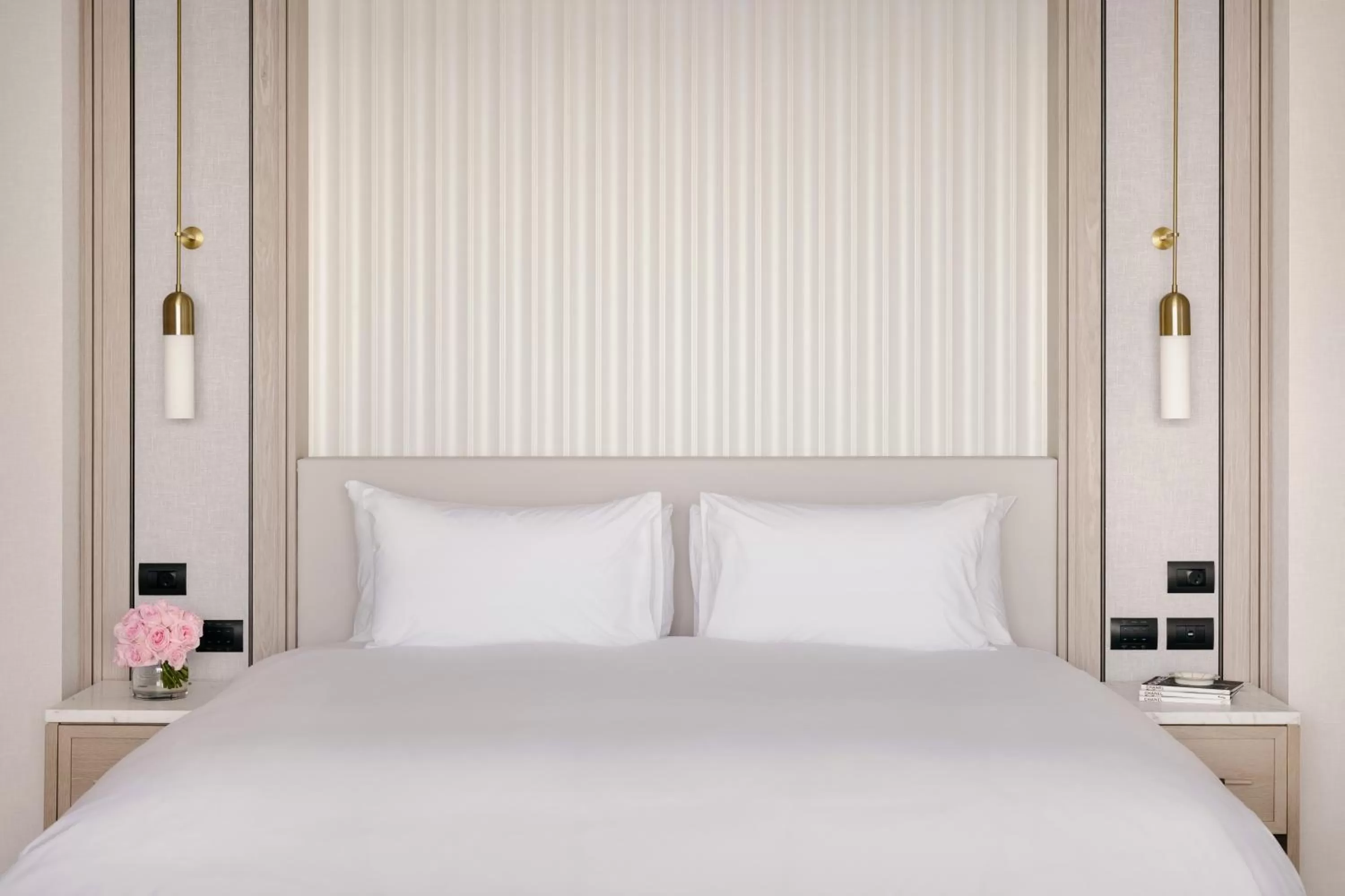 Bed in The Langham, Gold Coast and Jewel Residences