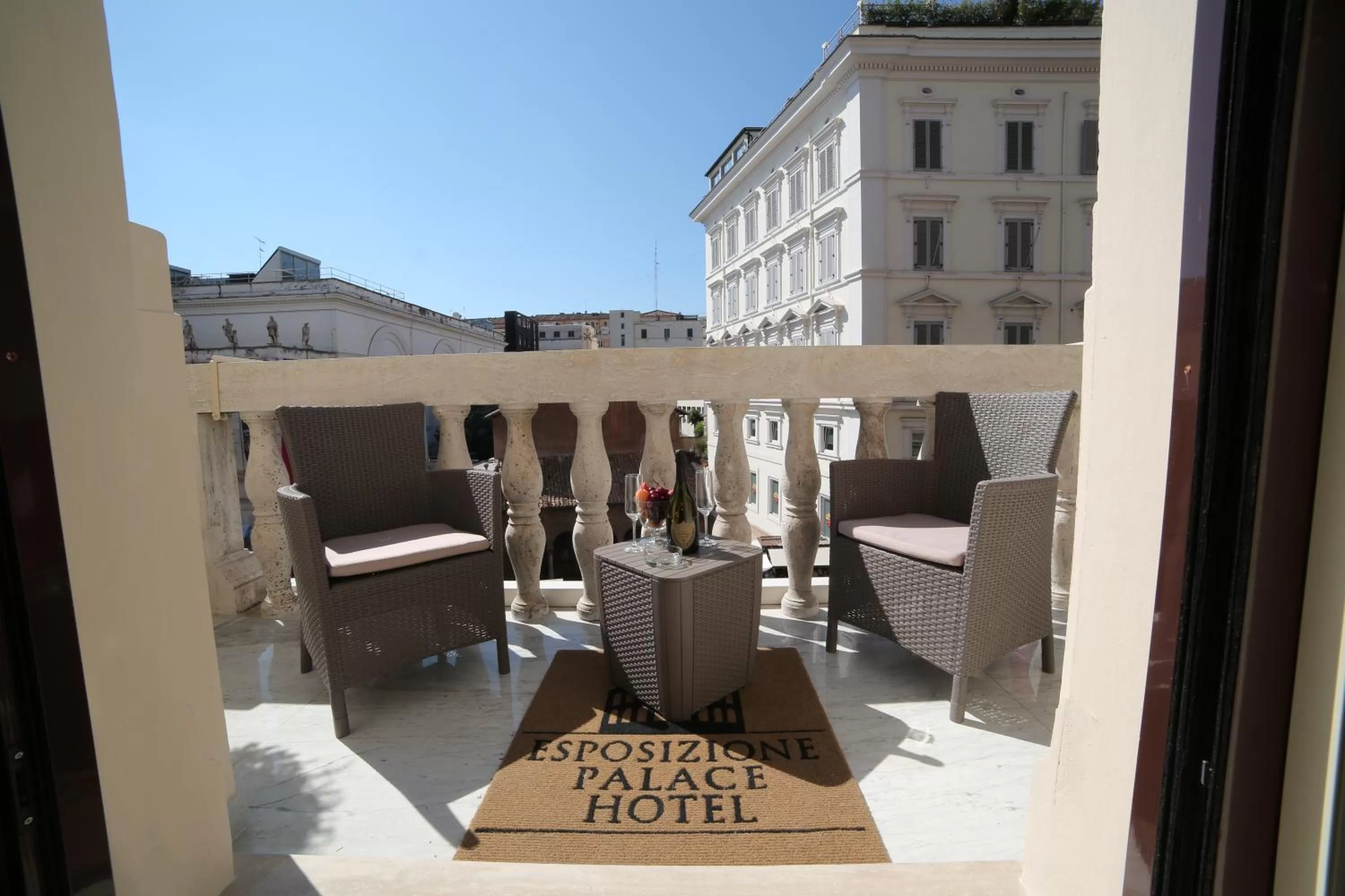 City view in Esposizione Palace Hotel