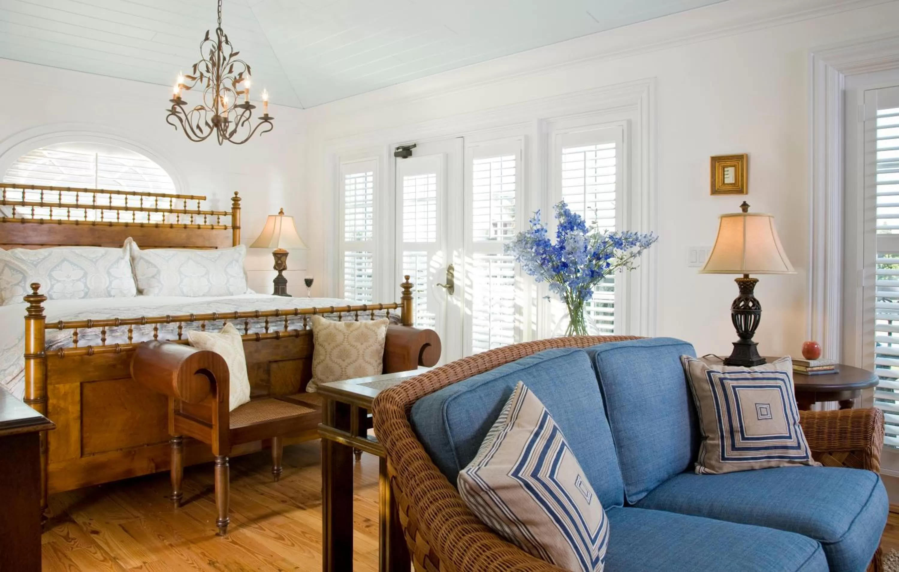 Bed in Port d'Hiver Bed and Breakfast