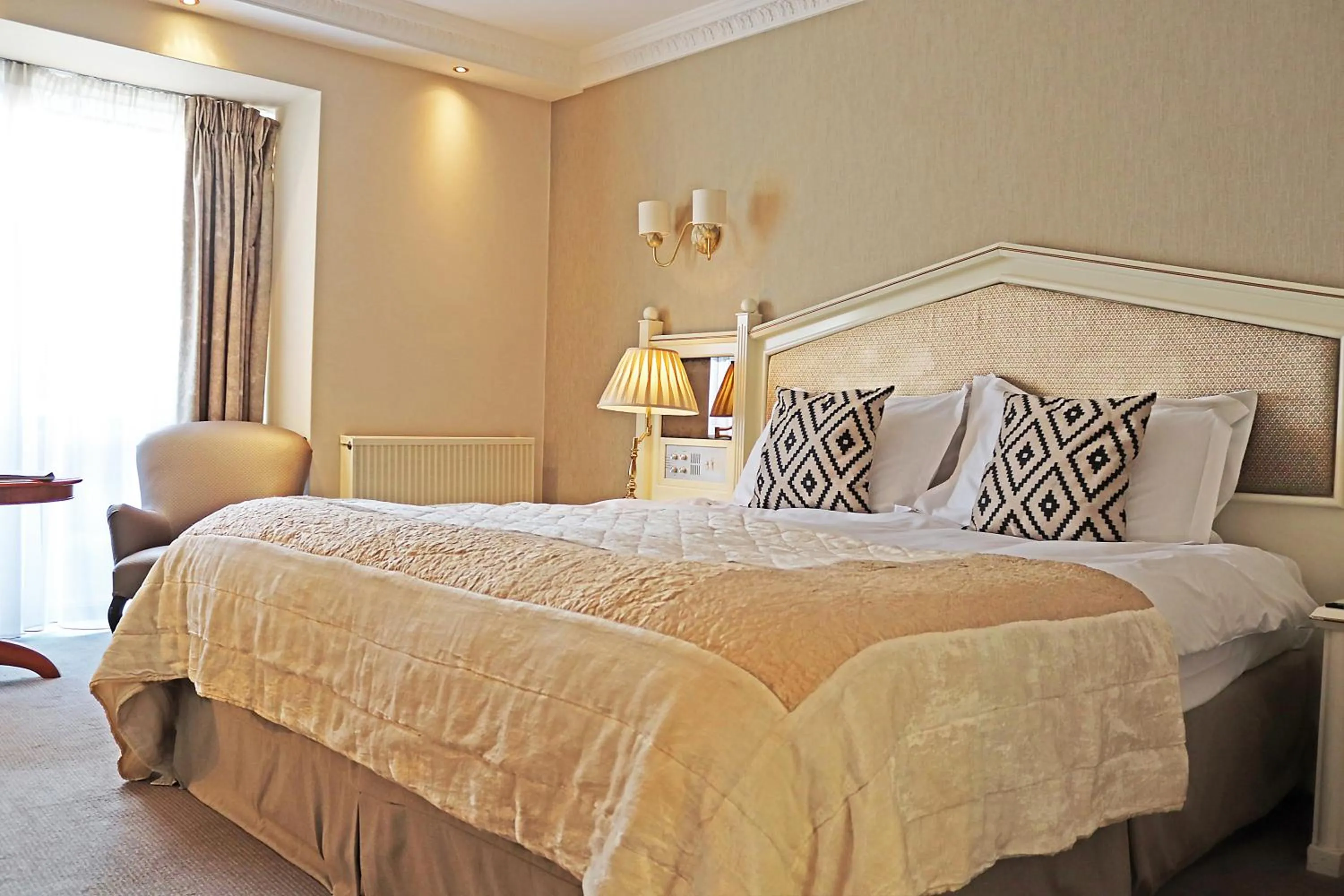 Bedroom, Bed in Fredrick's Hotel & Spa