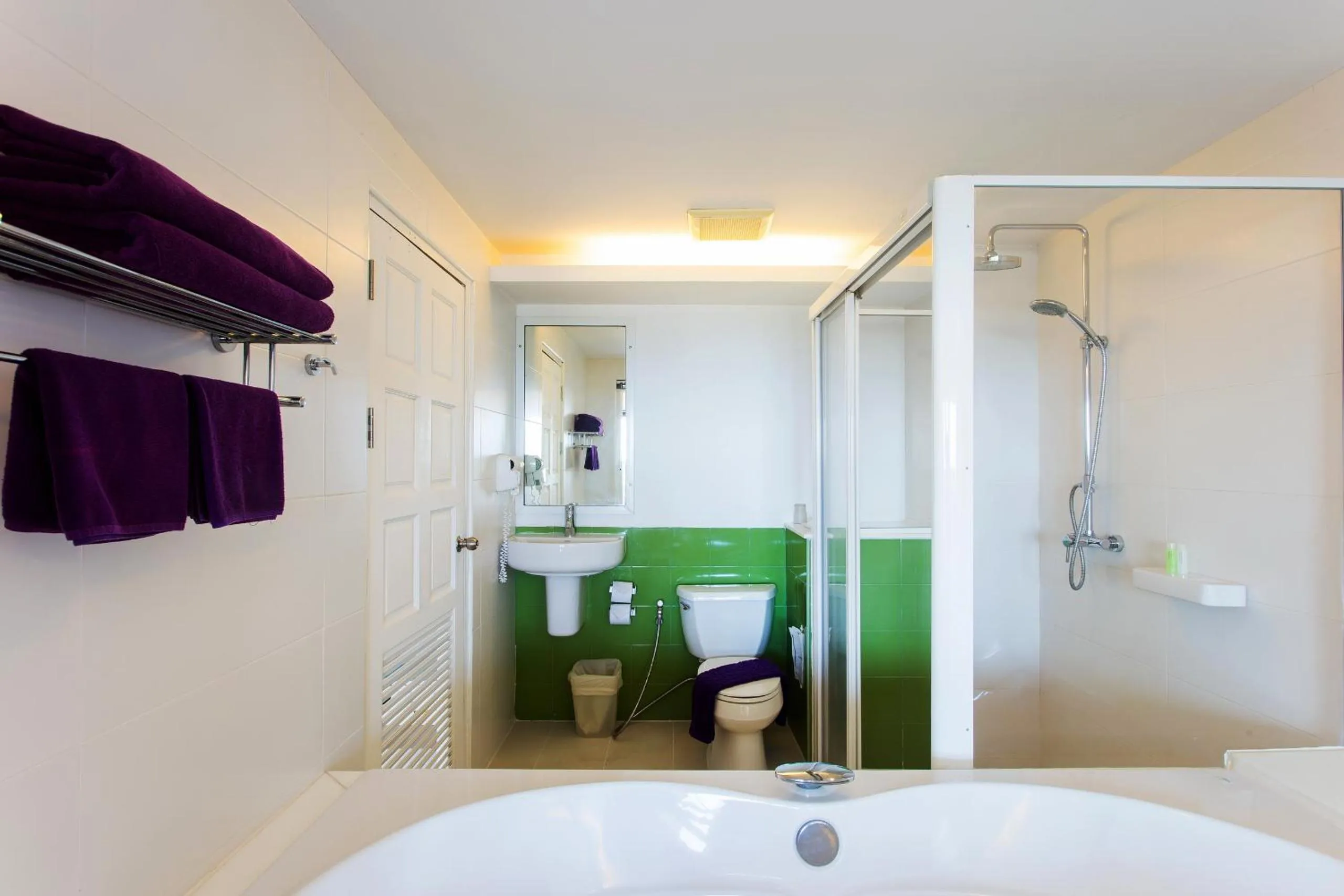 Shower in Samui Verticolor