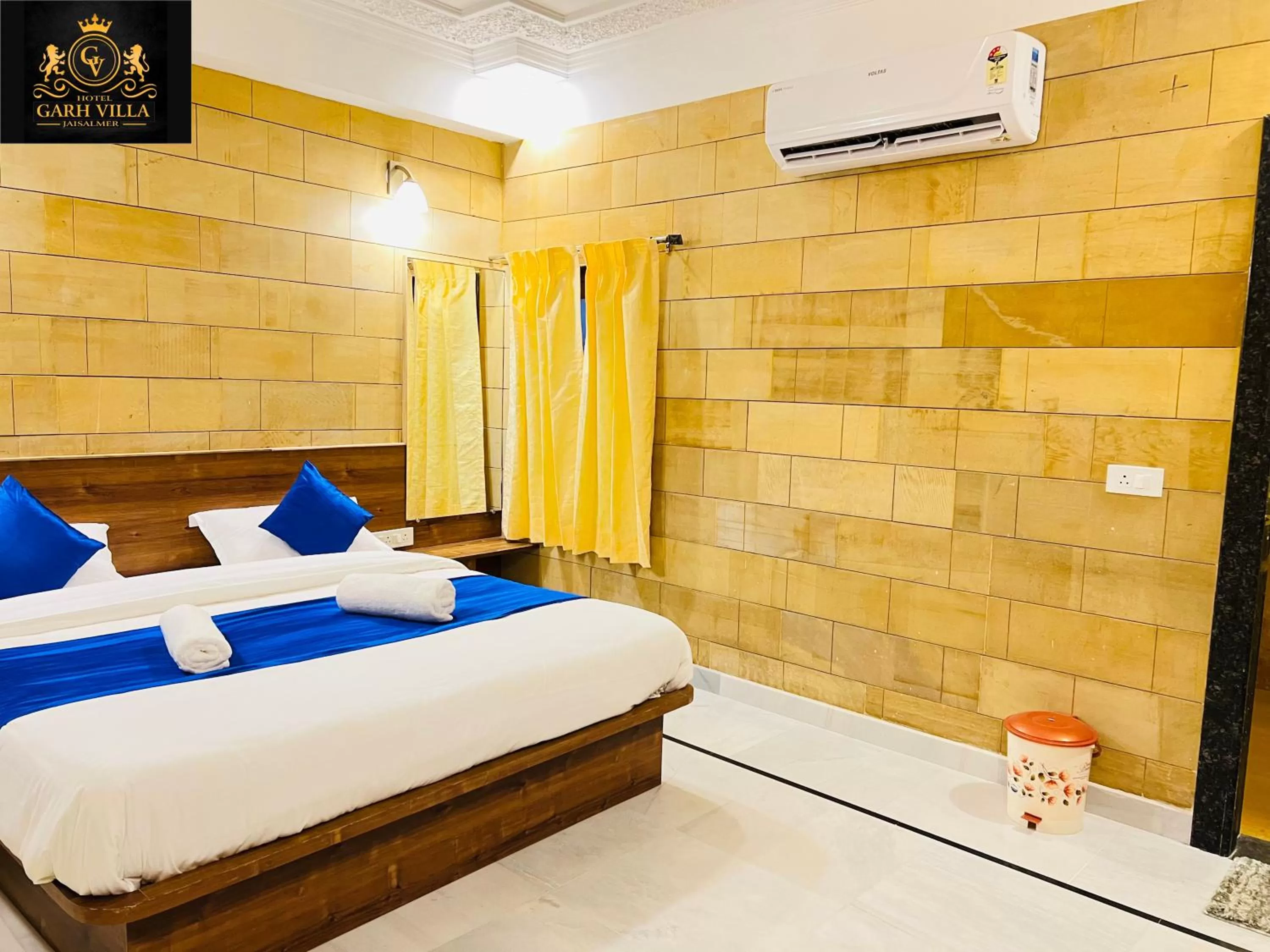 Property building, Bed in Hotel Garh Vila