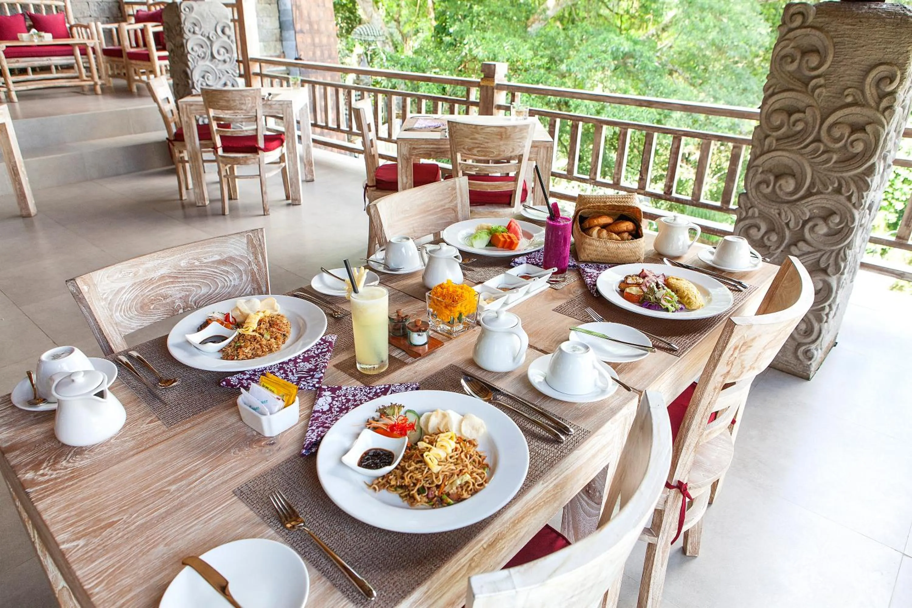 Food and drinks in Kawi Resort