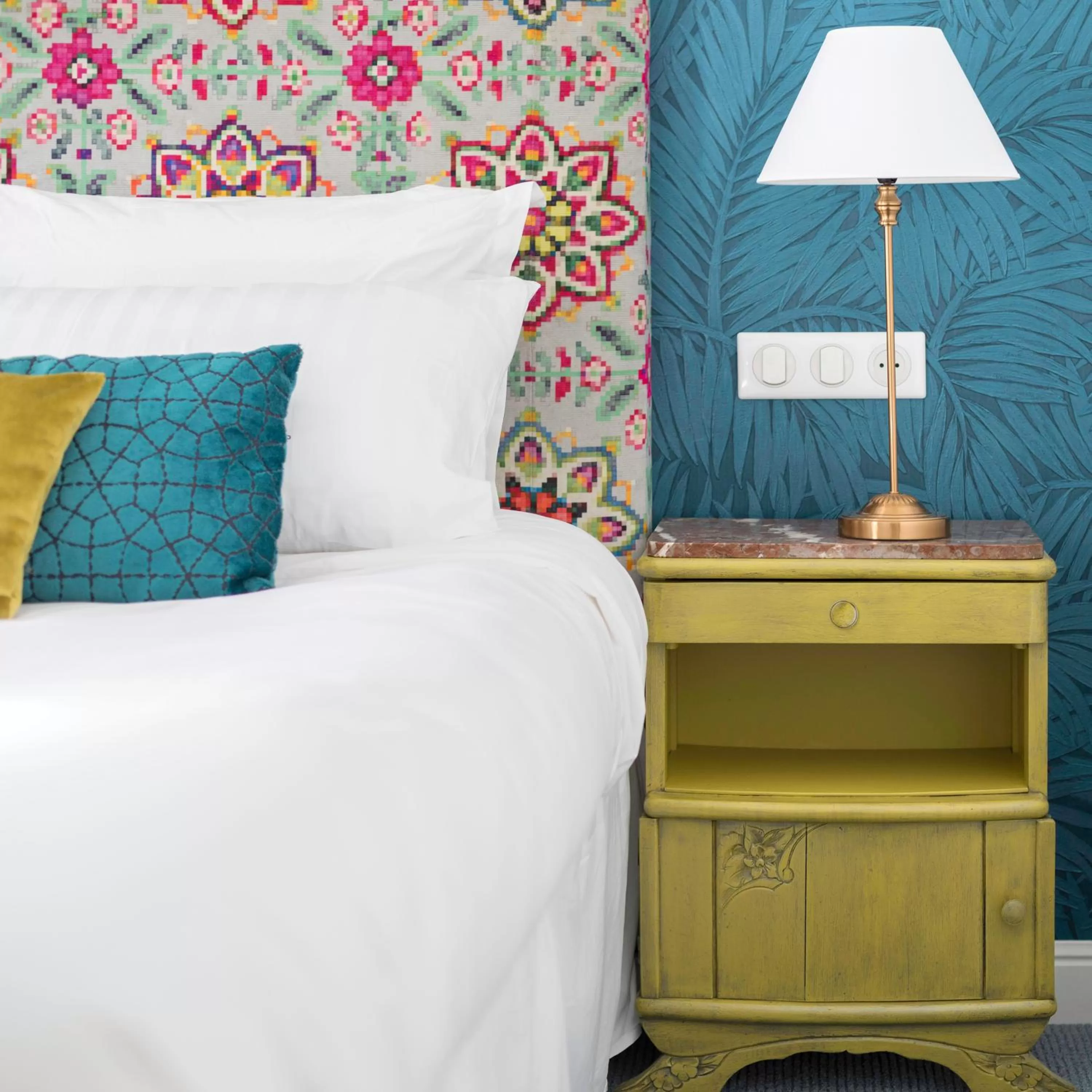 Bed in Hotel de France