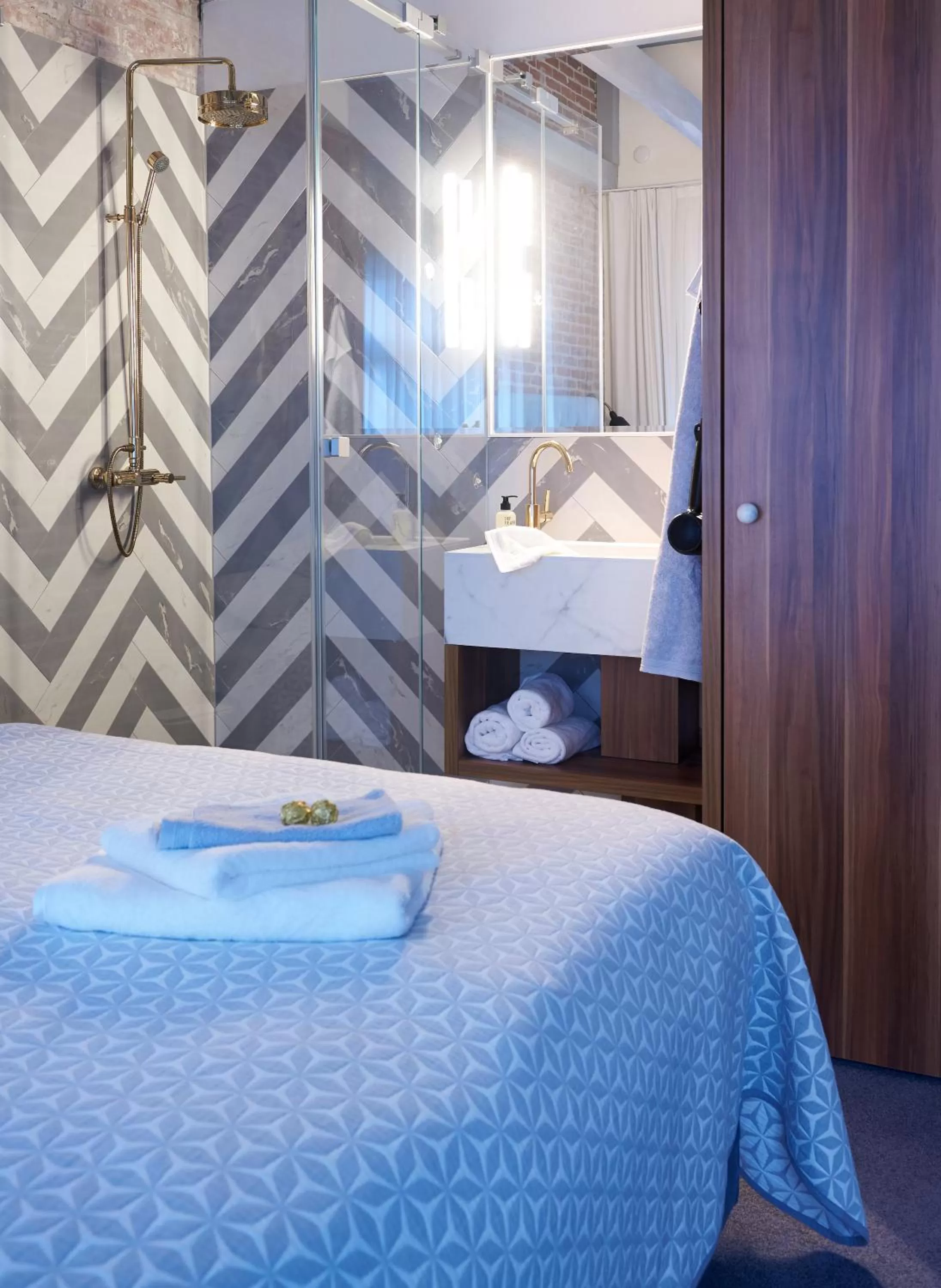 Bathroom, Bed in Five Rooms