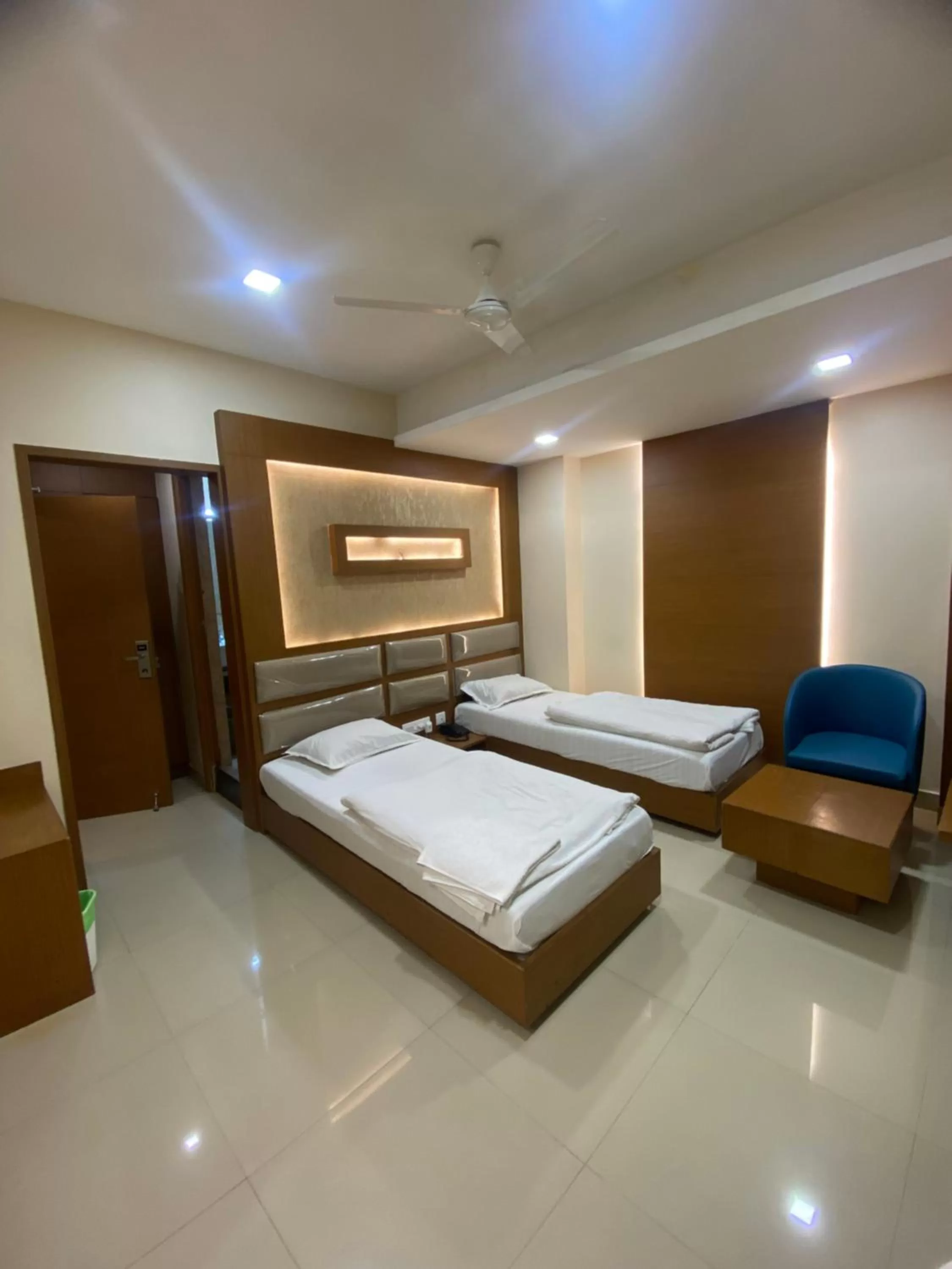 Bed in Greens Suite - Business Class Hotel - Opposite Ripon Building