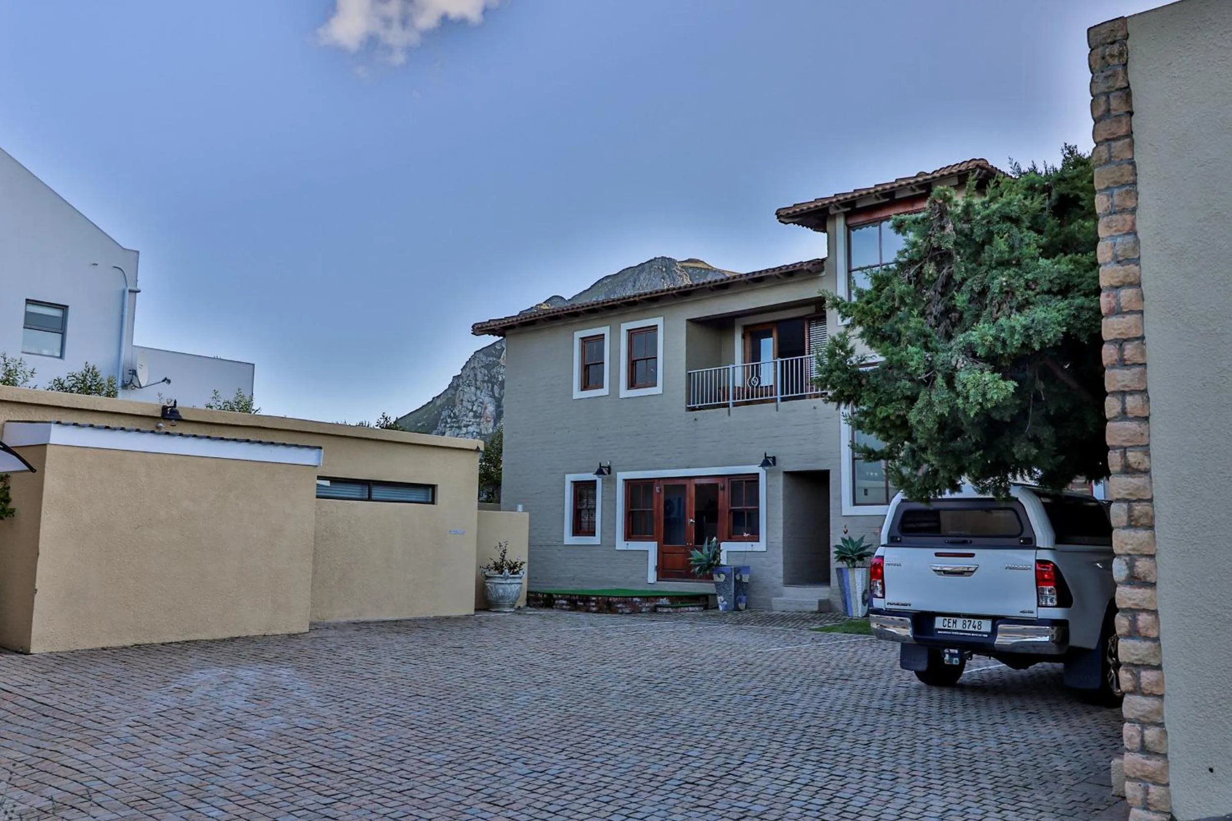 Parking in Lavender Manor Guest Lodge