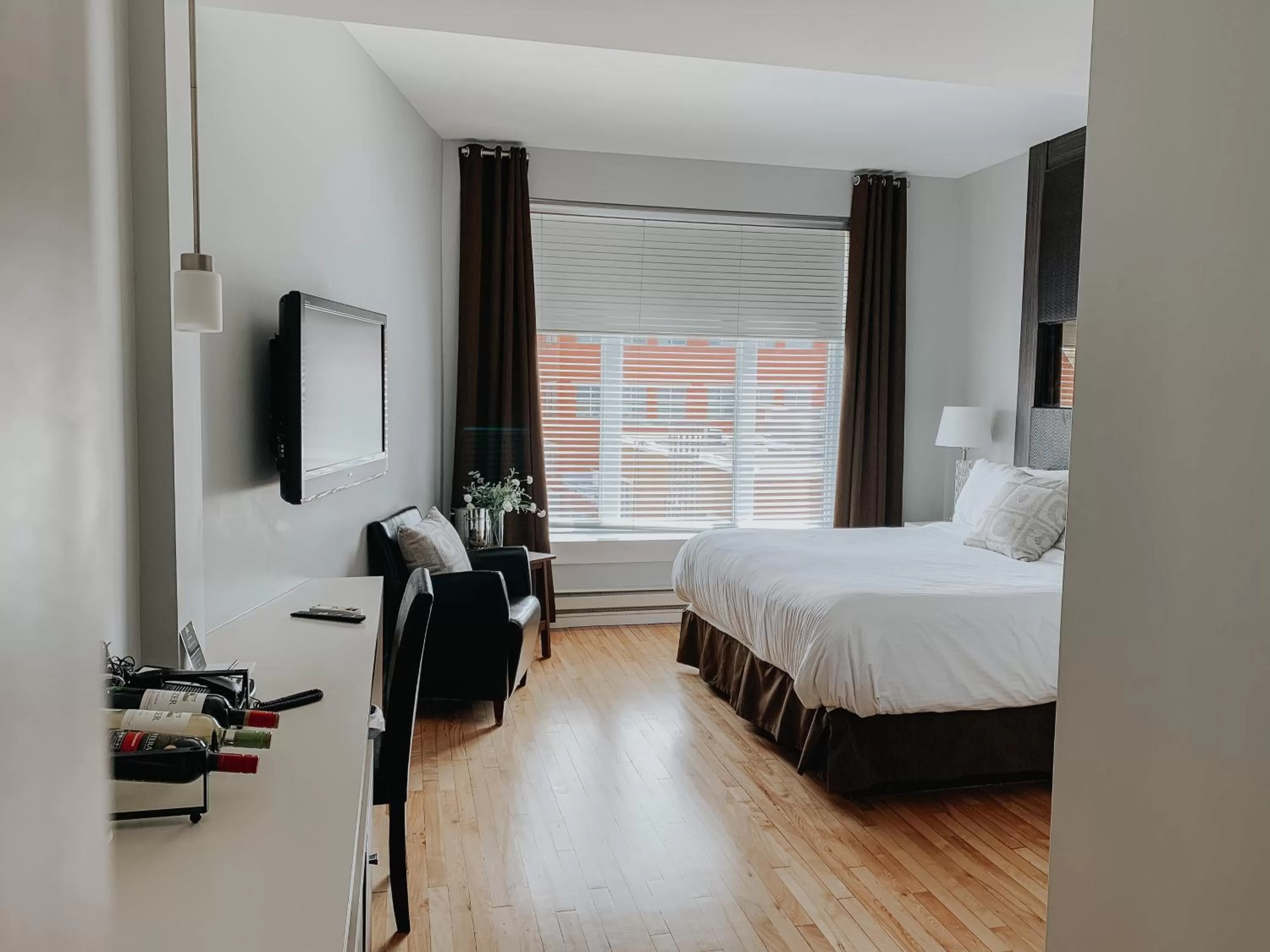 St. James' Gate, Boutique Hotel