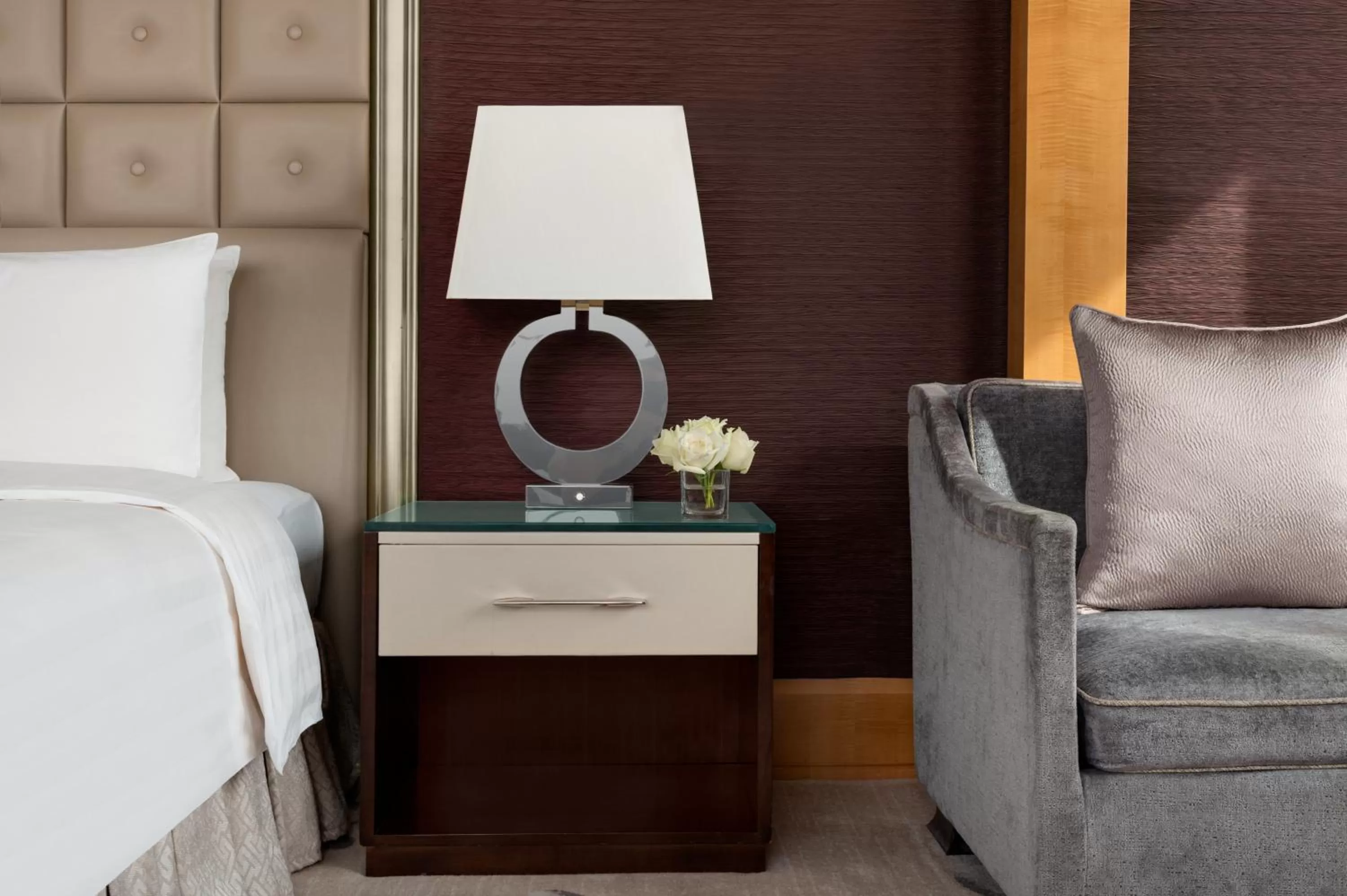 Living room, Bed in Shangri-La Nanjing