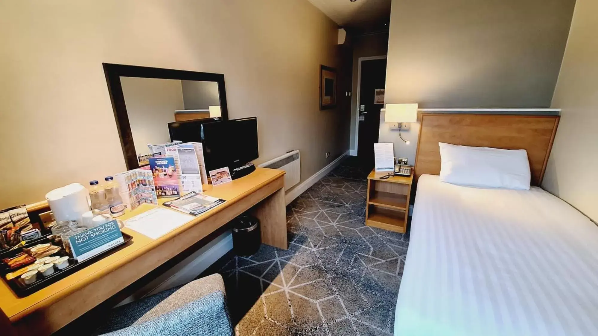 Single Room in The Brocket Arms Wetherspoon Single Room in The Brocket Arms Wetherspoon