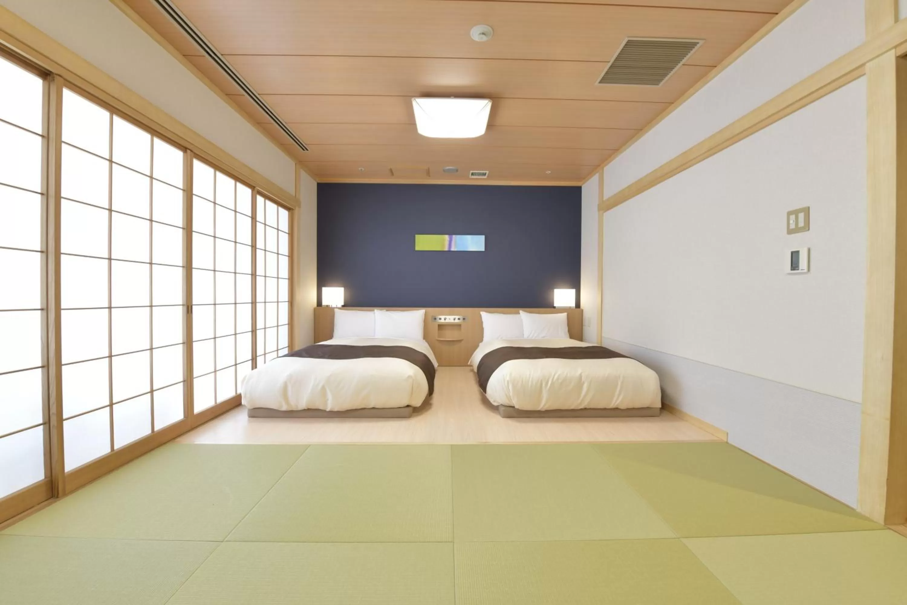 Seating area, Bed in Hotel Port Plaza Chiba