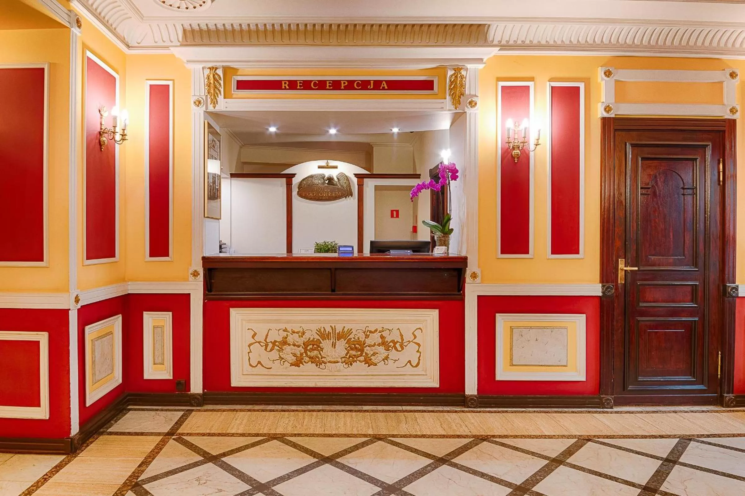 Lobby or reception in Focus Hotel Premium Pod Orłem