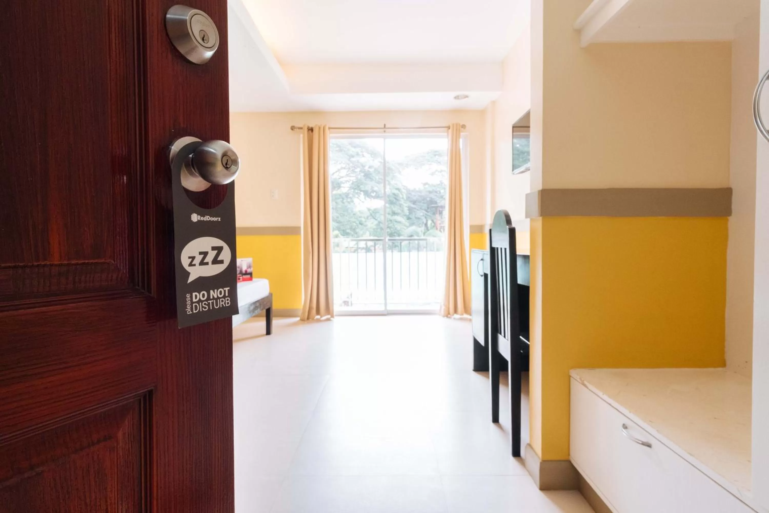 TV and multimedia, Bed in RedDoorz Premium @ Gabinete Road Palawan