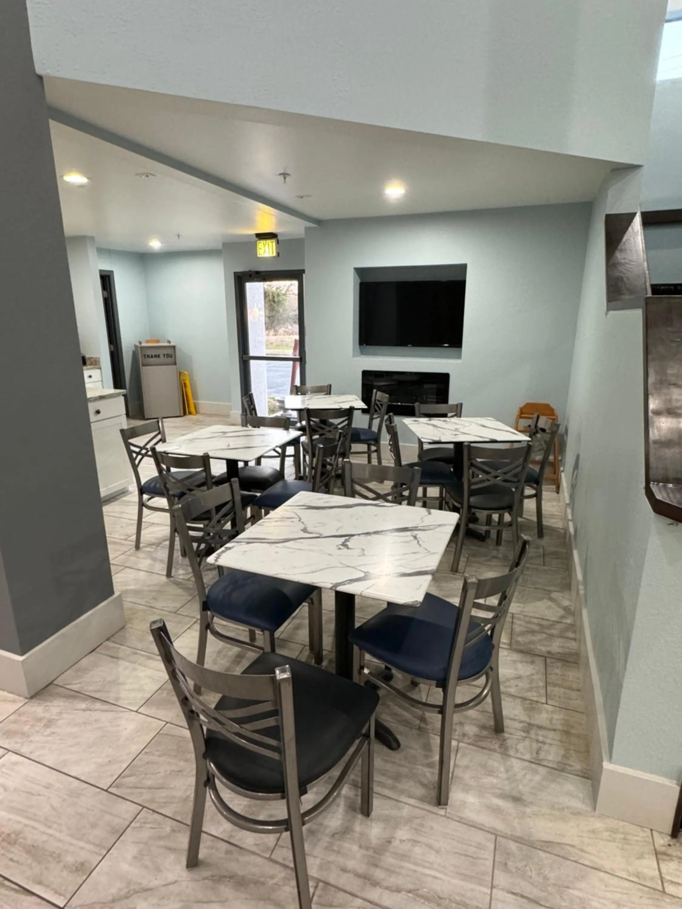 Restaurant/Places to Eat in Rodeway Inn