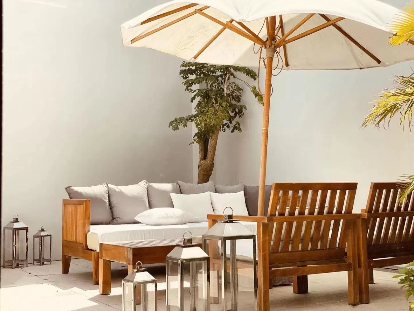 Balcony/Terrace, Seating Area in The Sanya EDITION