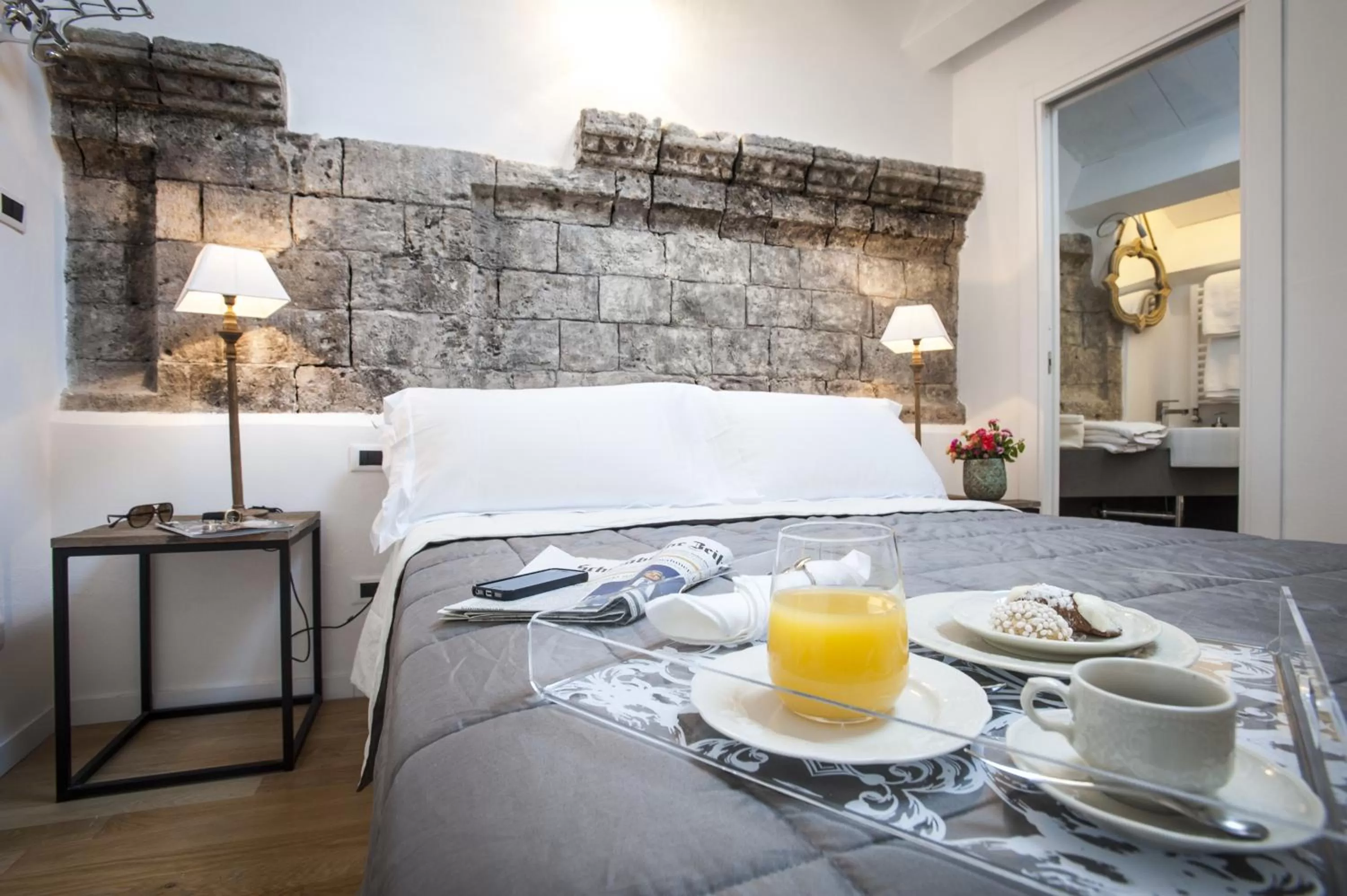 Photo of the whole room in BB 22 Palace