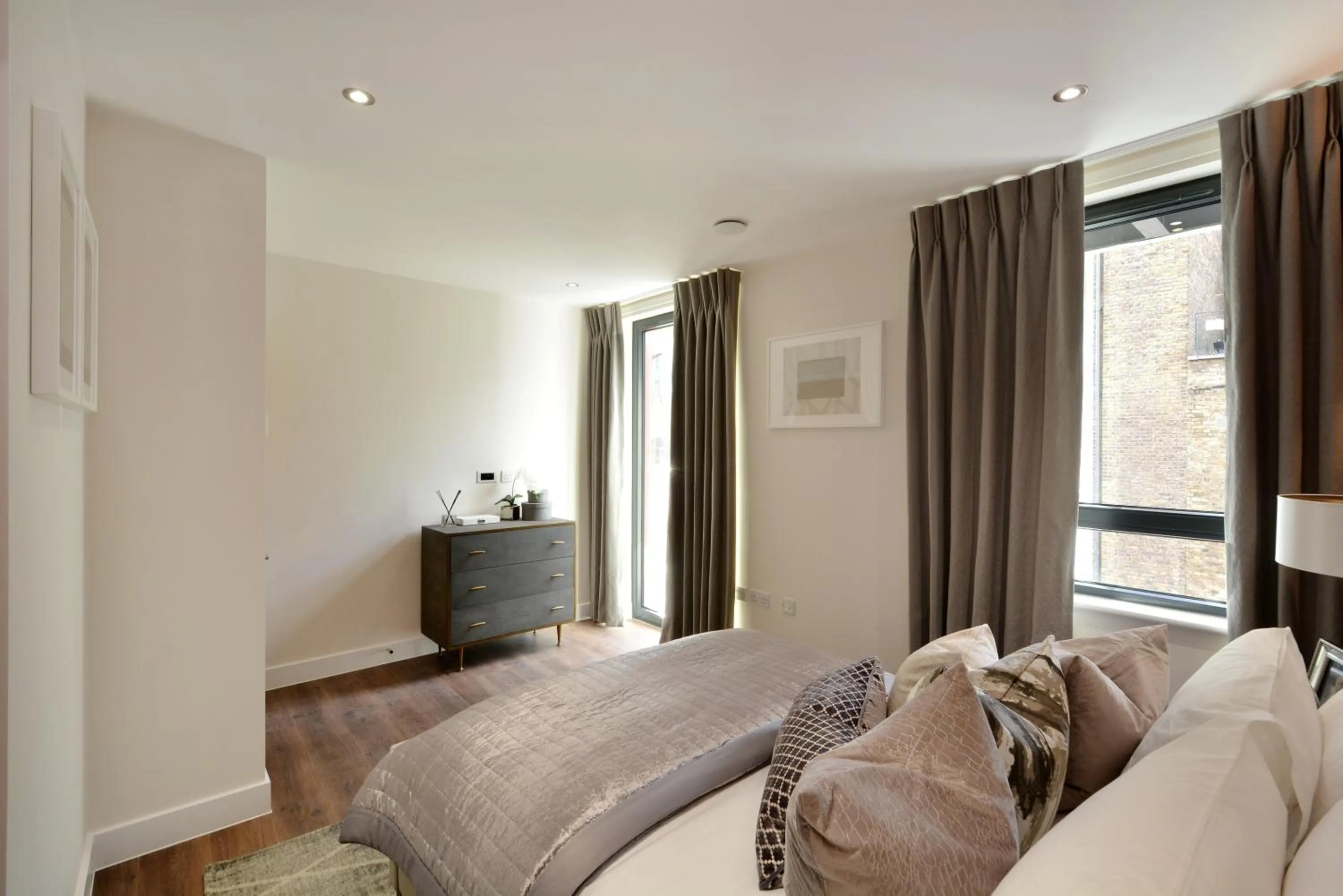 Bed in Twyne House Apartments