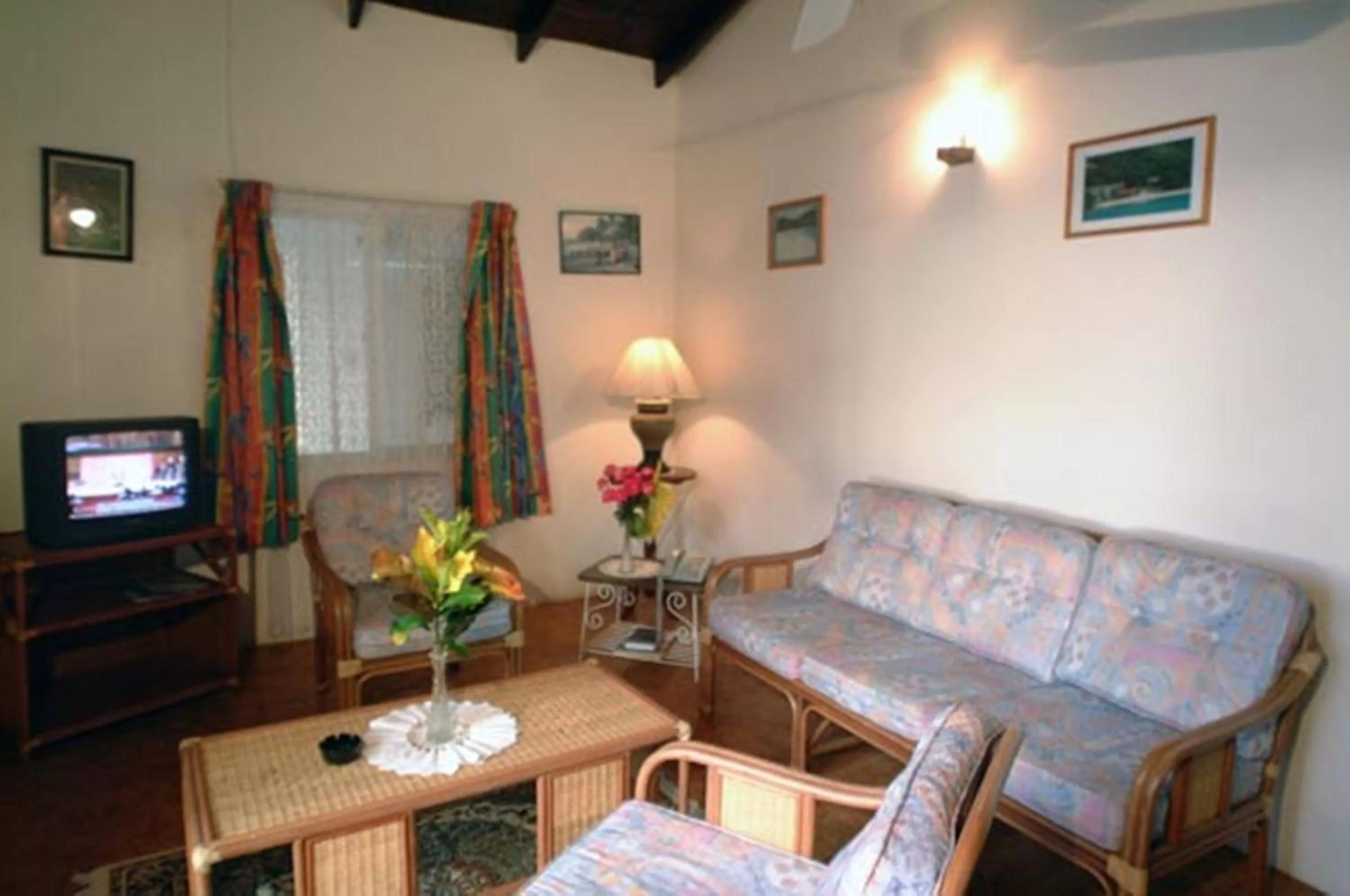 Communal lounge/ TV room in Gem Holiday Beach Resort