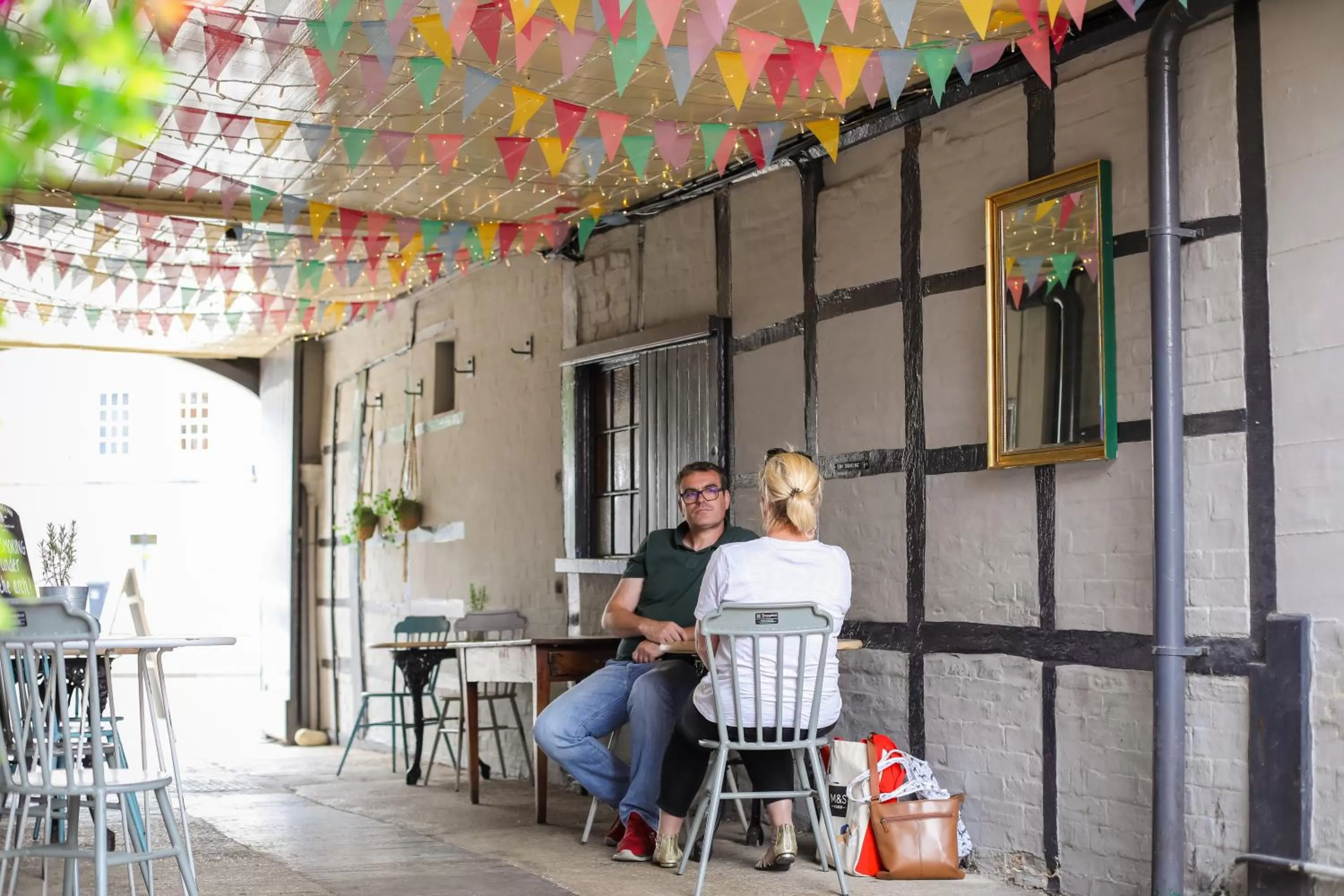 Facade/entrance in The Black Swan Inn