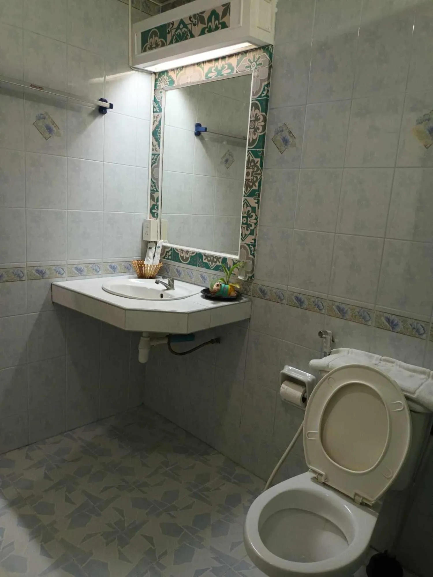 Patong Rose Guest House 50m to Beach