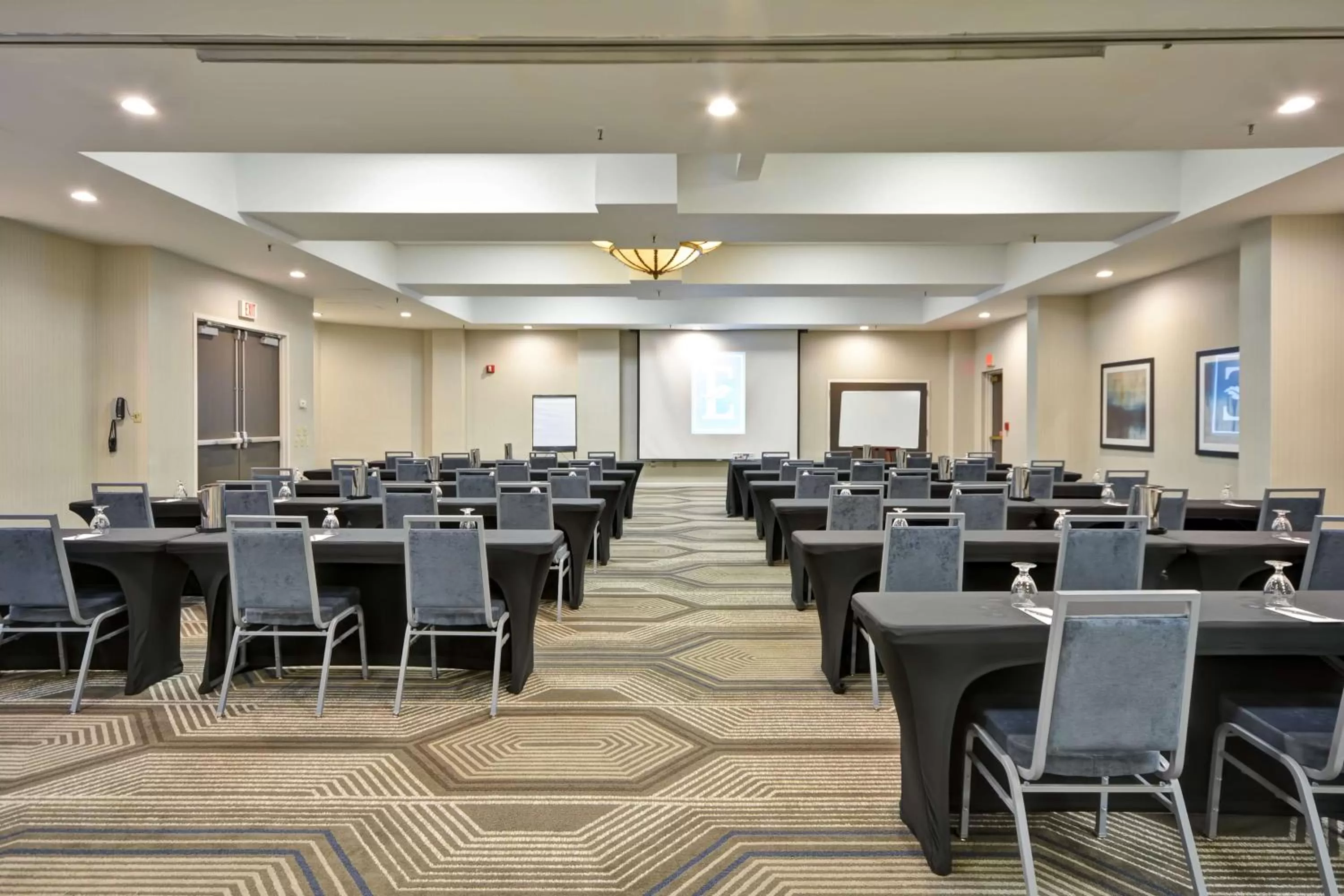 Meeting/conference room in Embassy Suites Charlotte