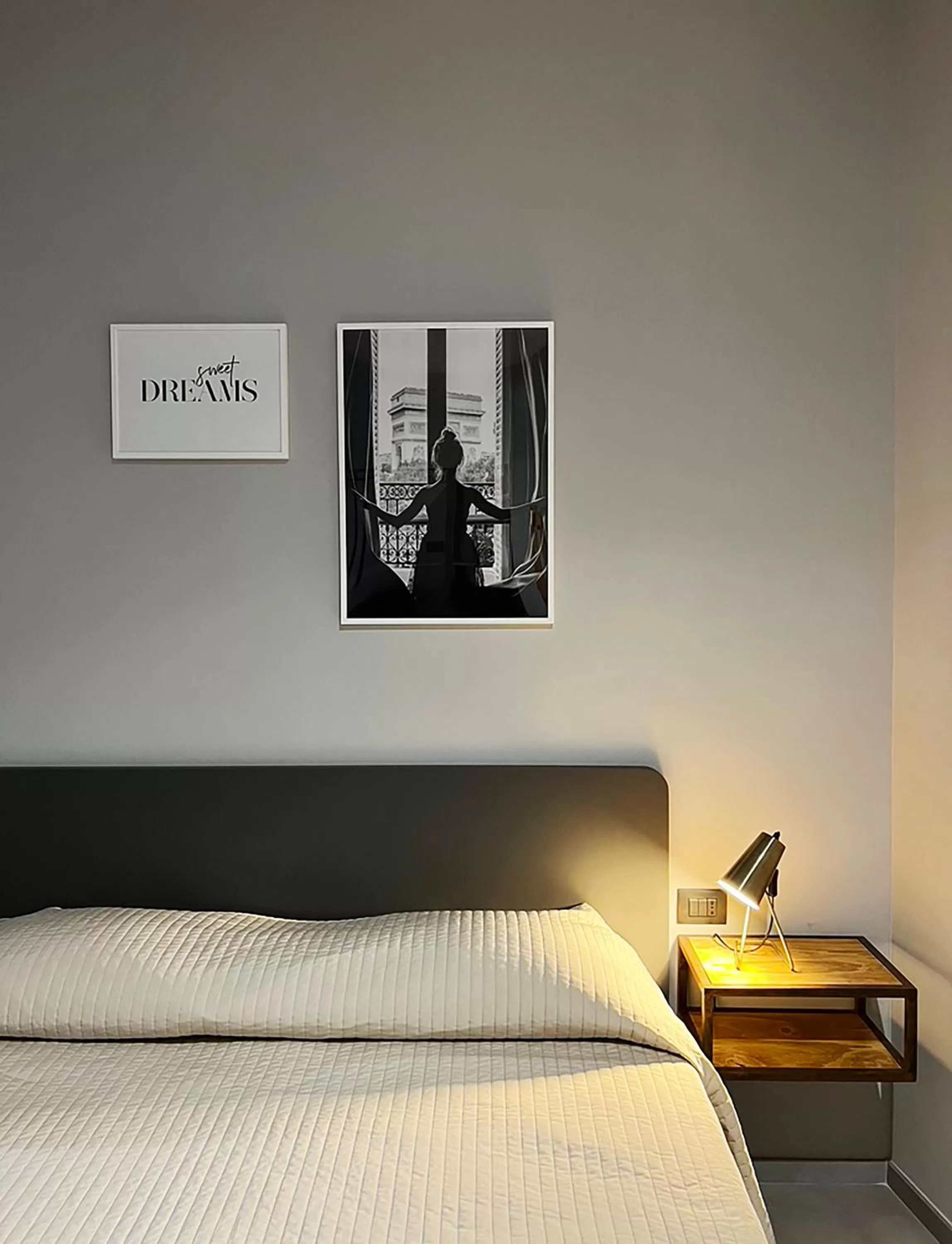 Decorative detail, Bed in Hotel King