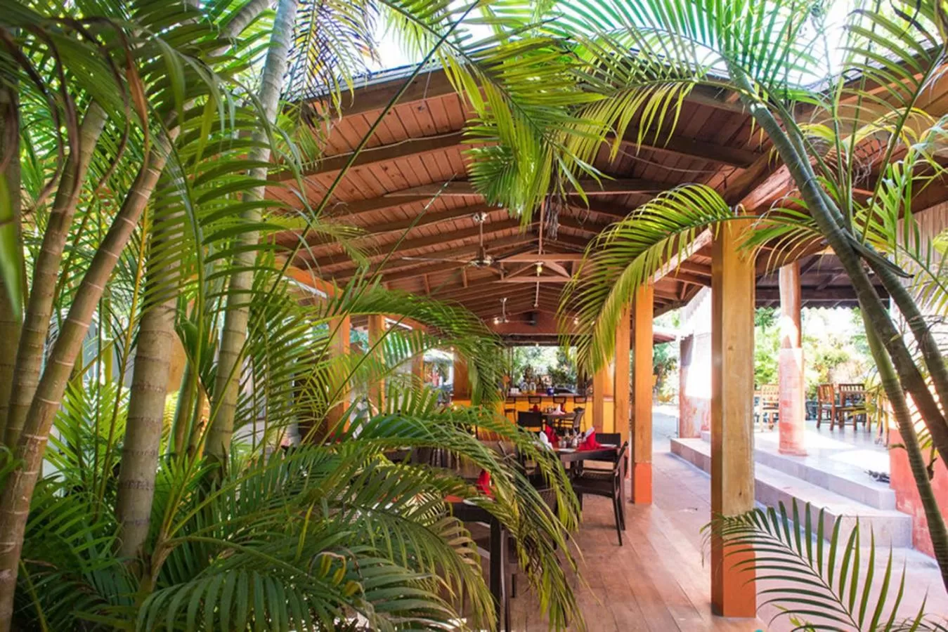 Restaurant/places to eat in Sunrise Club Hotel