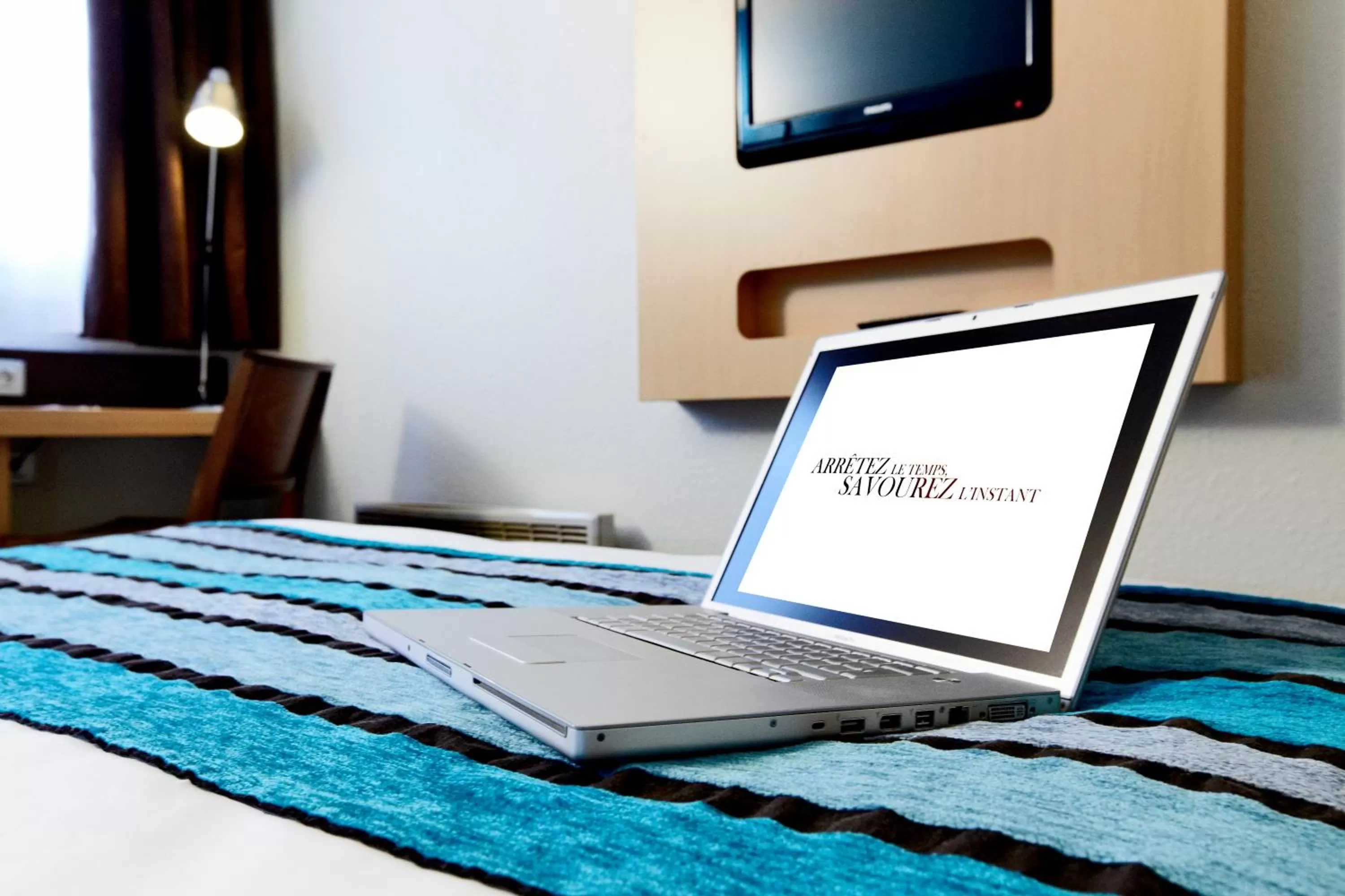 TV and multimedia, Bed in Kyriad Viry-Chatillon