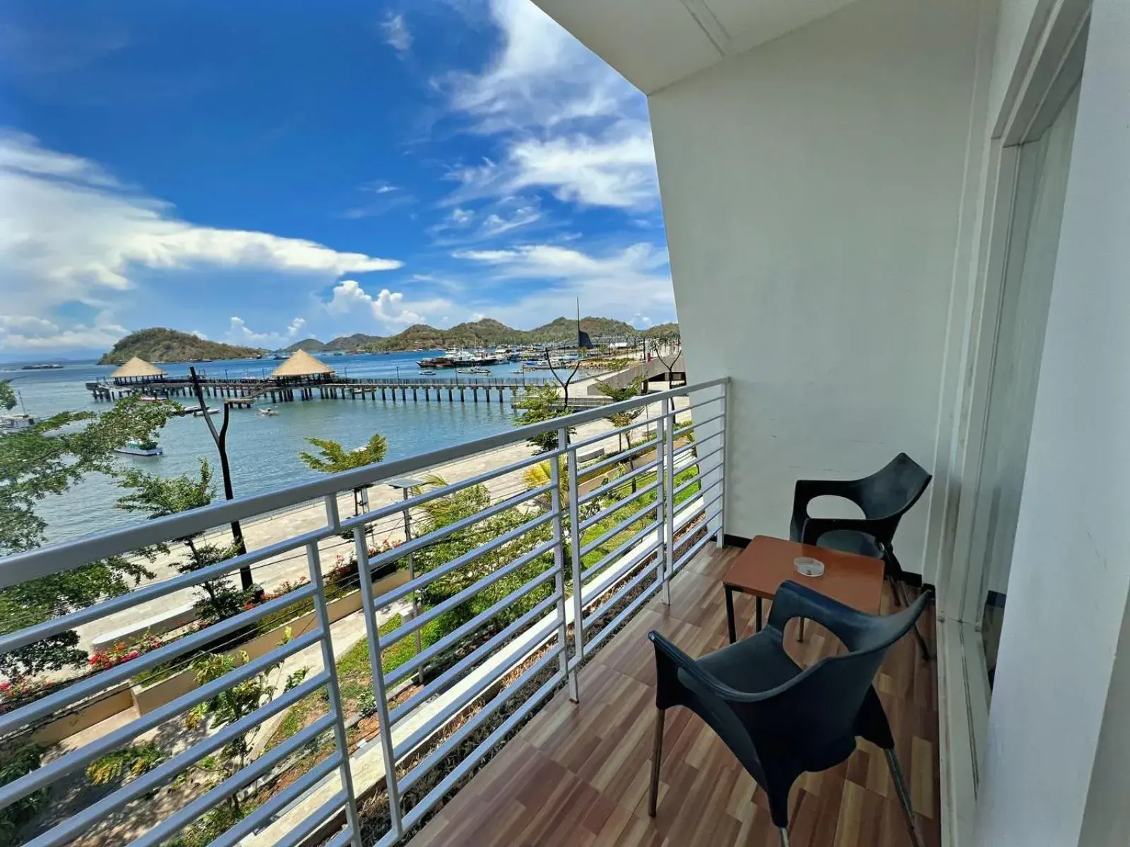 Deluxe Double or Twin Room with Ocean View in Matahari Hotel Deluxe Double or Twin Room with Ocean View in Matahari Hotel