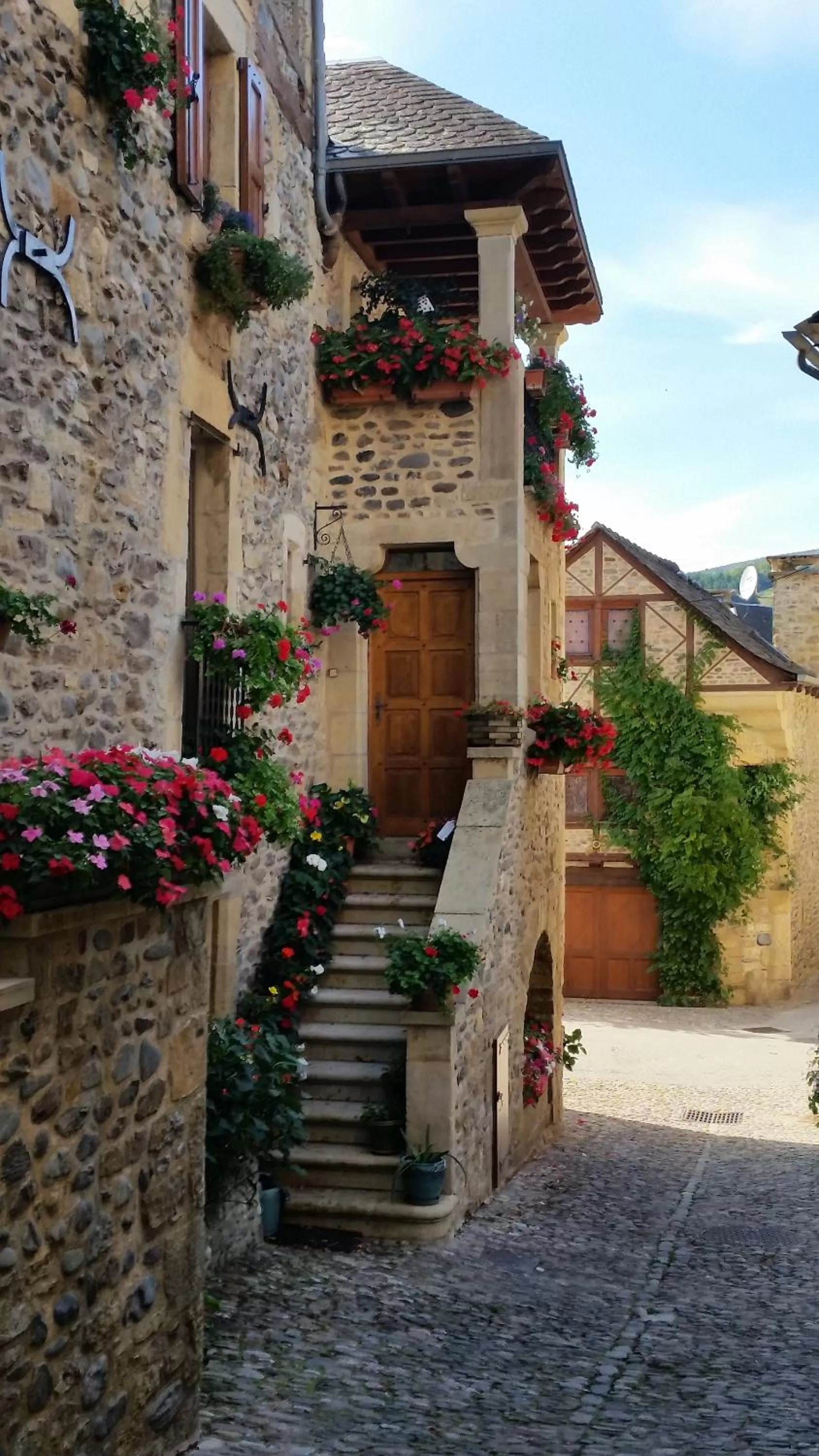 Nearby landmark, Property Building in Chateau Ricard